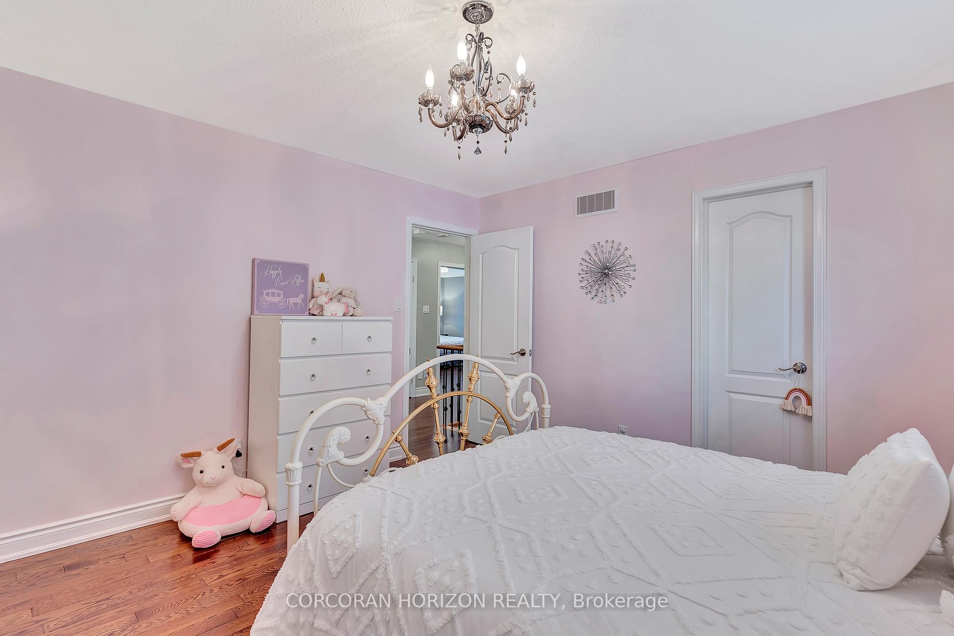 Photo 34 of 18 Oakdale Court, Kitchener — HOMEH