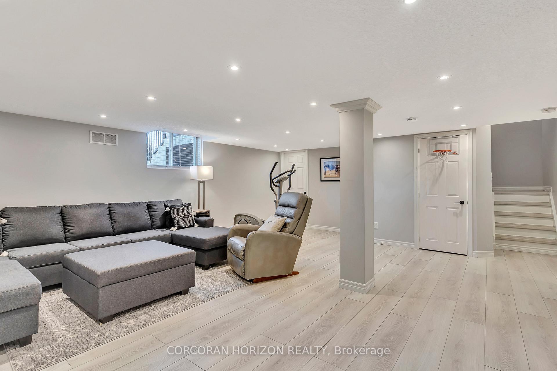 Photo 39 of 18 Oakdale Court, Kitchener — HOMEH