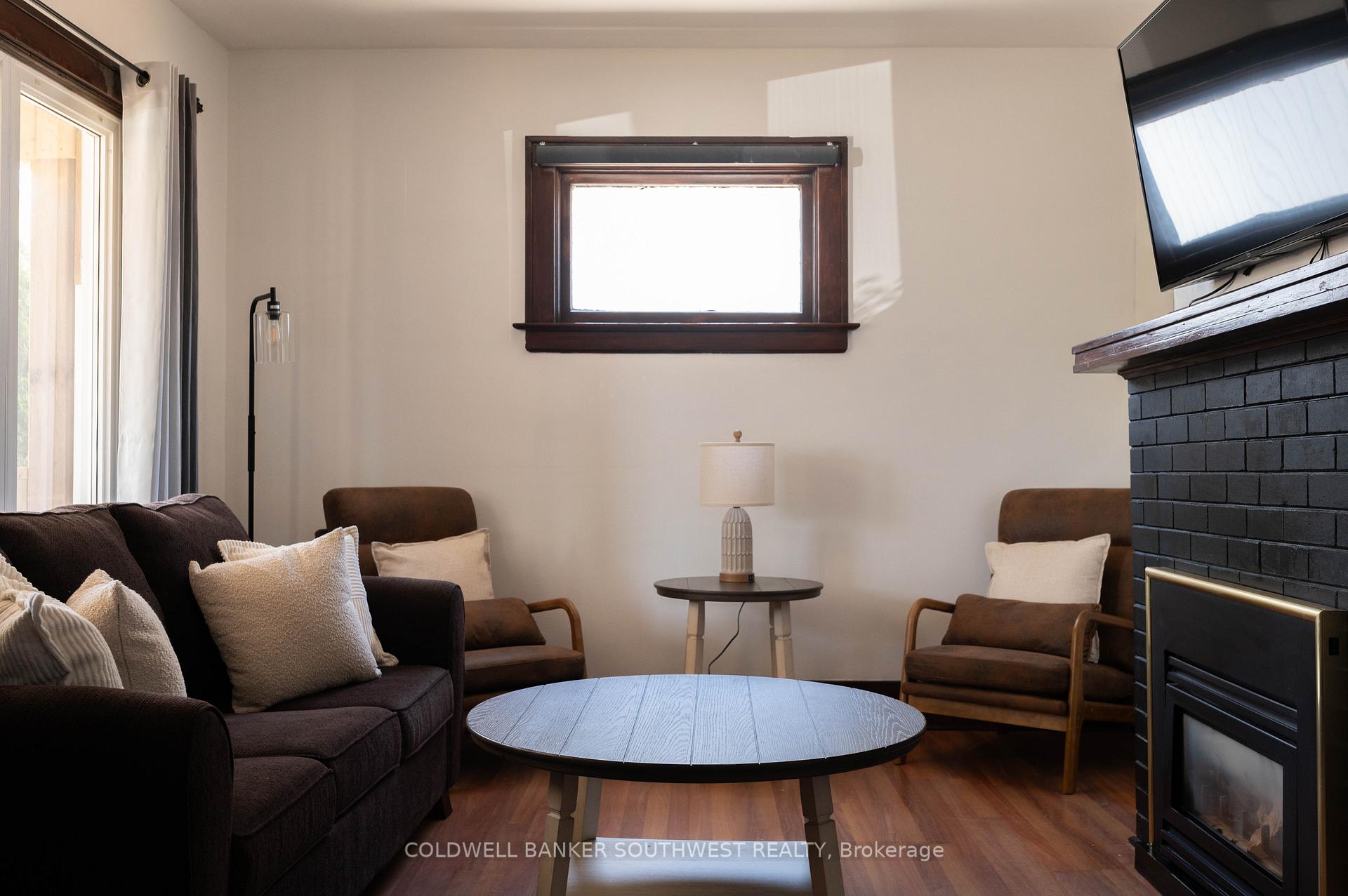 Photo 7 of 232 Davis Street, Sarnia — HOMEH