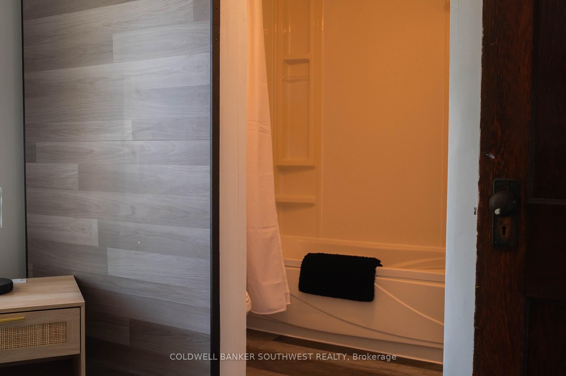 Photo 32 of 232 Davis Street, Sarnia — HOMEH