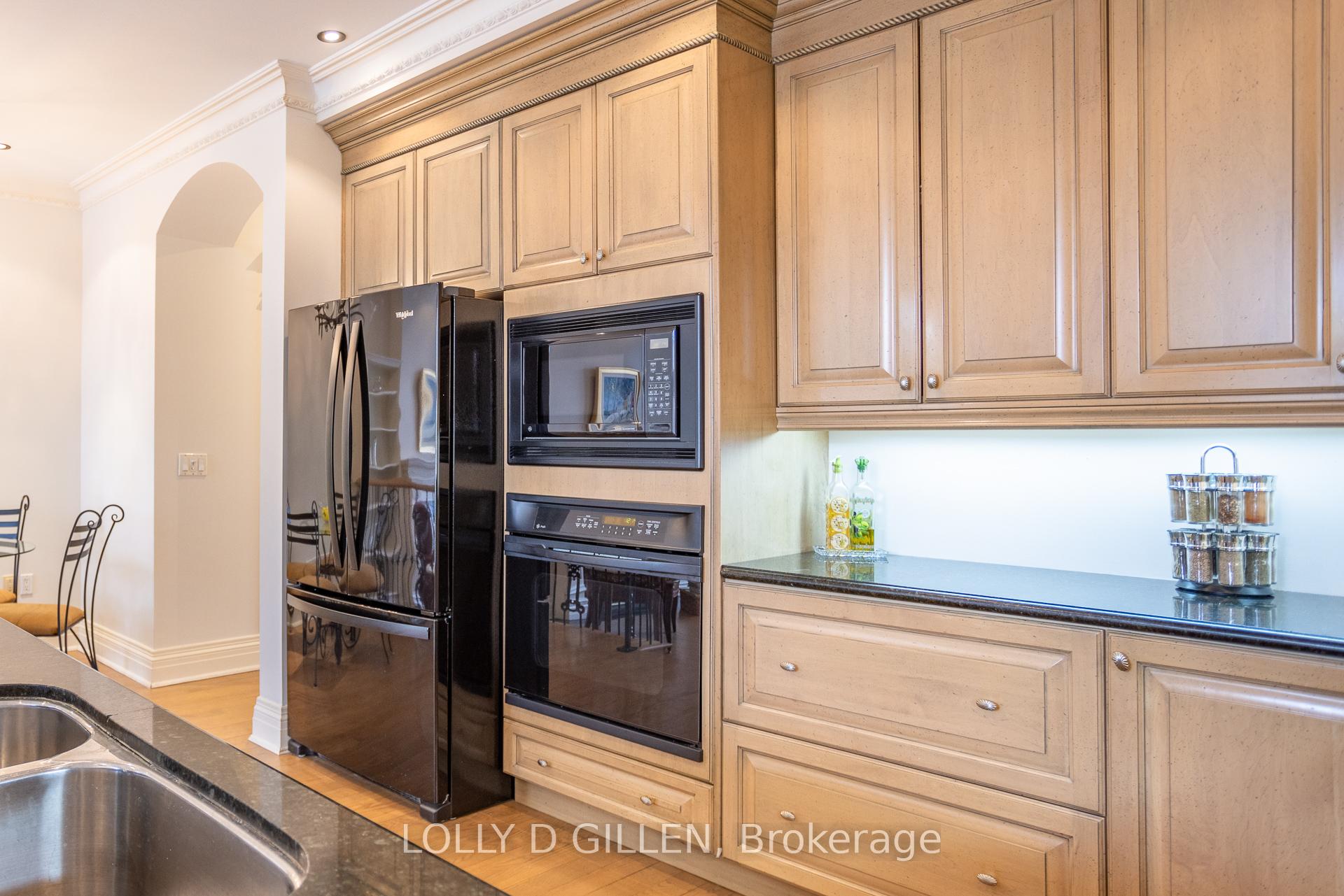 Photo 6 of 470 Melrose Avenue, Toronto, Bedford Park-Nortown — HOMEH