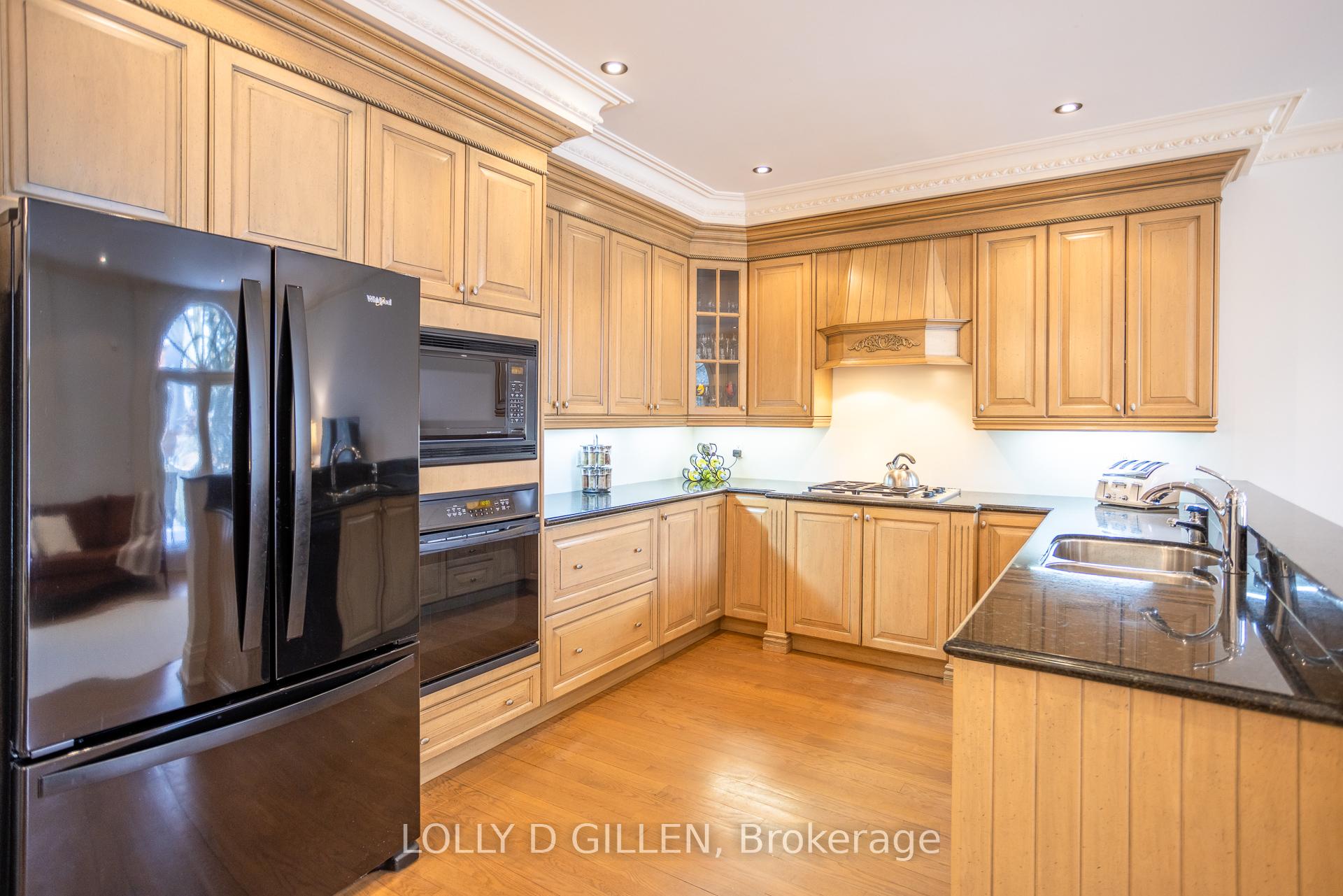 Photo 8 of 470 Melrose Avenue, Toronto, Bedford Park-Nortown — HOMEH