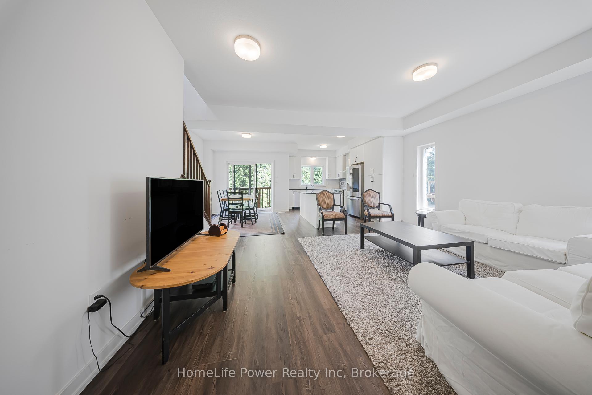 Photo 19 of 17 Ferris Circle, Guelph, Clairfields/Hanlon Business Park — HOMEH