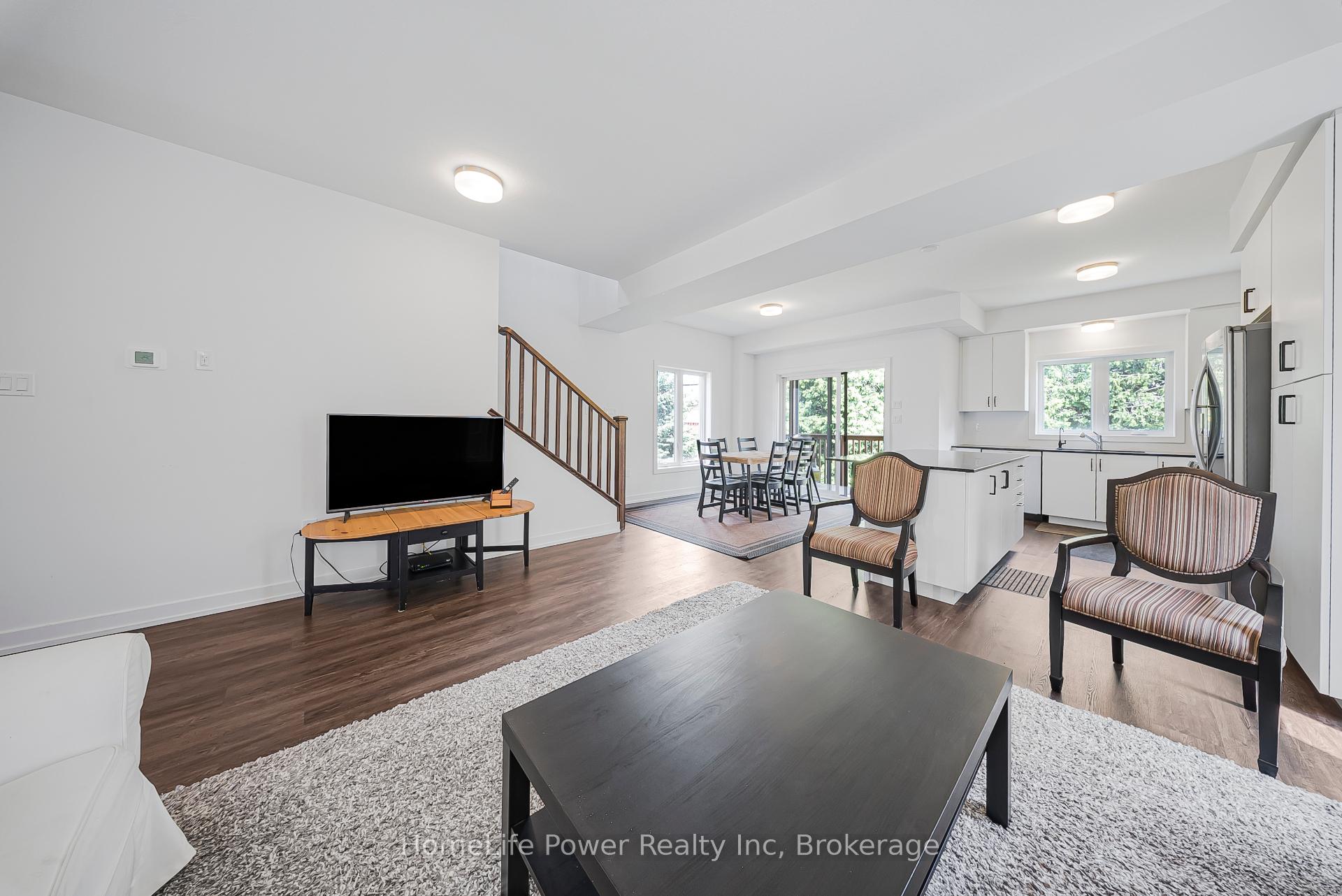 Photo 21 of 17 Ferris Circle, Guelph, Clairfields/Hanlon Business Park — HOMEH