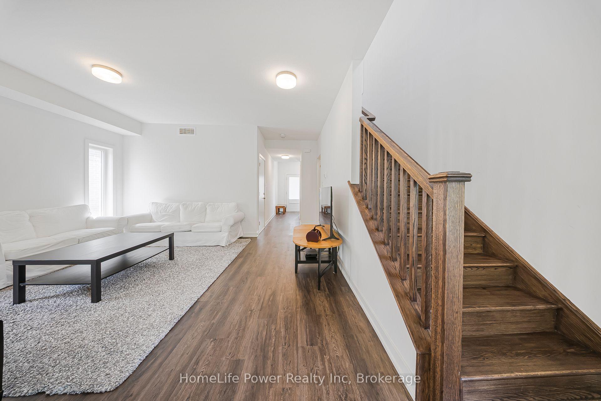Photo 22 of 17 Ferris Circle, Guelph, Clairfields/Hanlon Business Park — HOMEH