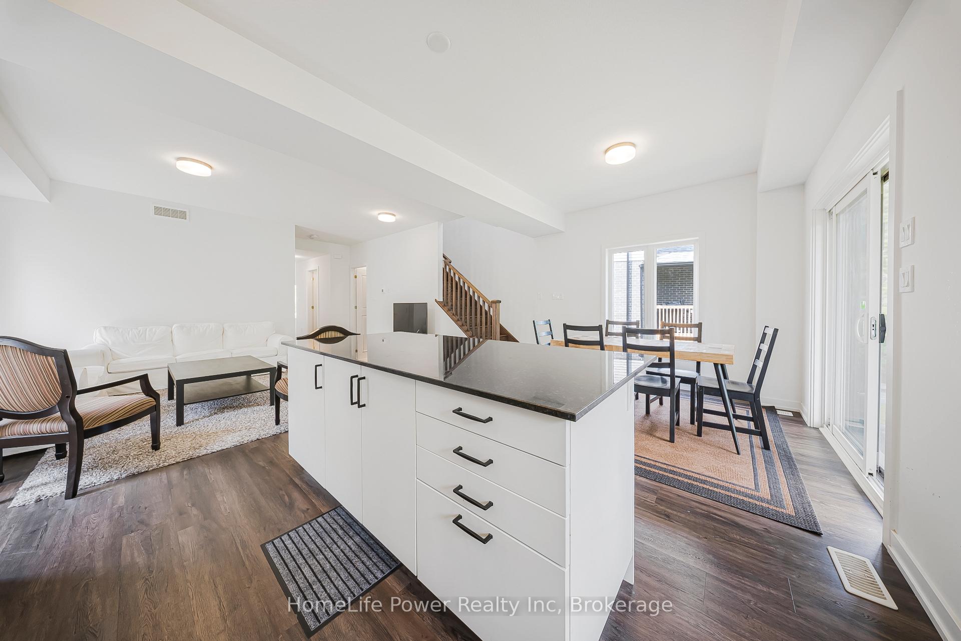 Photo 29 of 17 Ferris Circle, Guelph, Clairfields/Hanlon Business Park — HOMEH