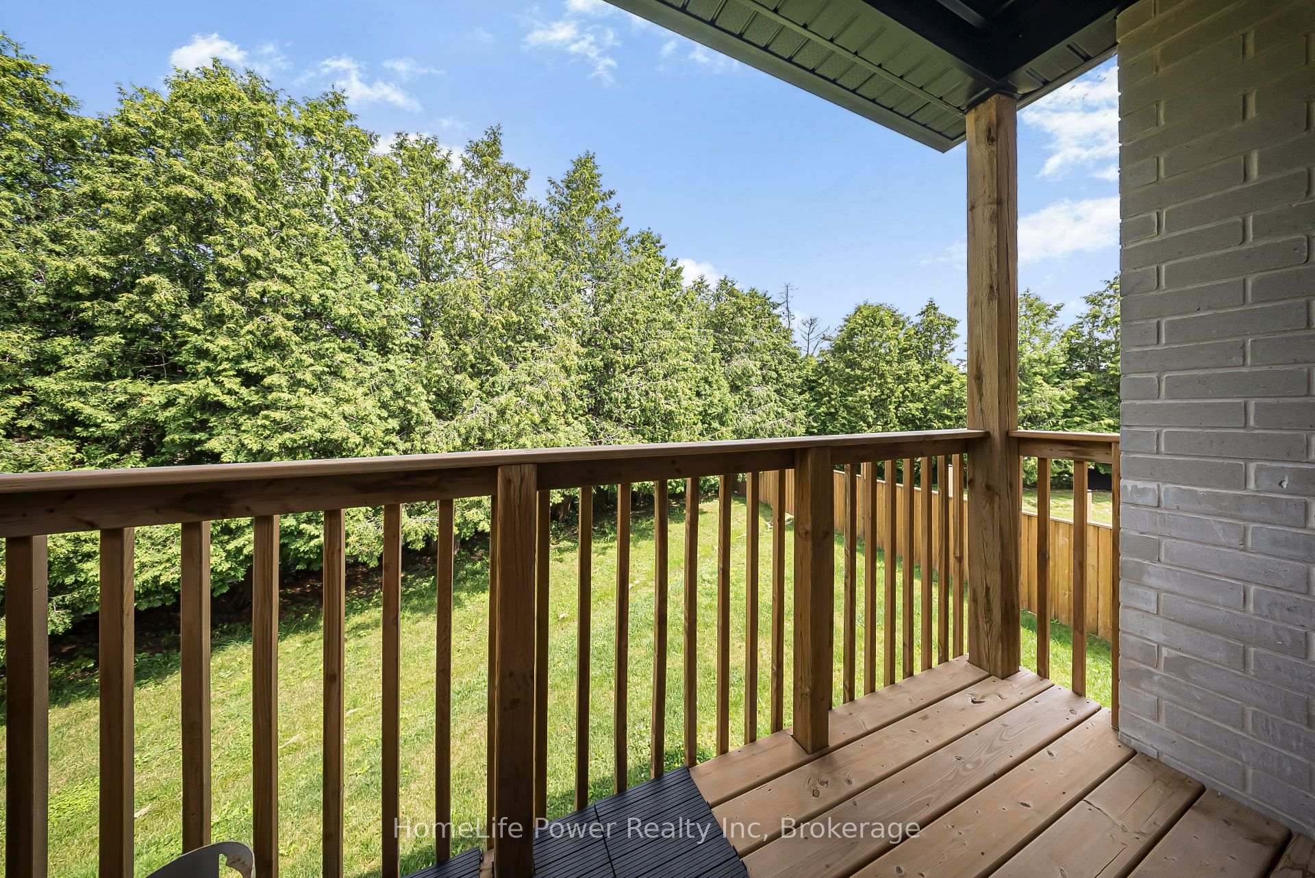 Photo 30 of 17 Ferris Circle, Guelph, Clairfields/Hanlon Business Park — HOMEH