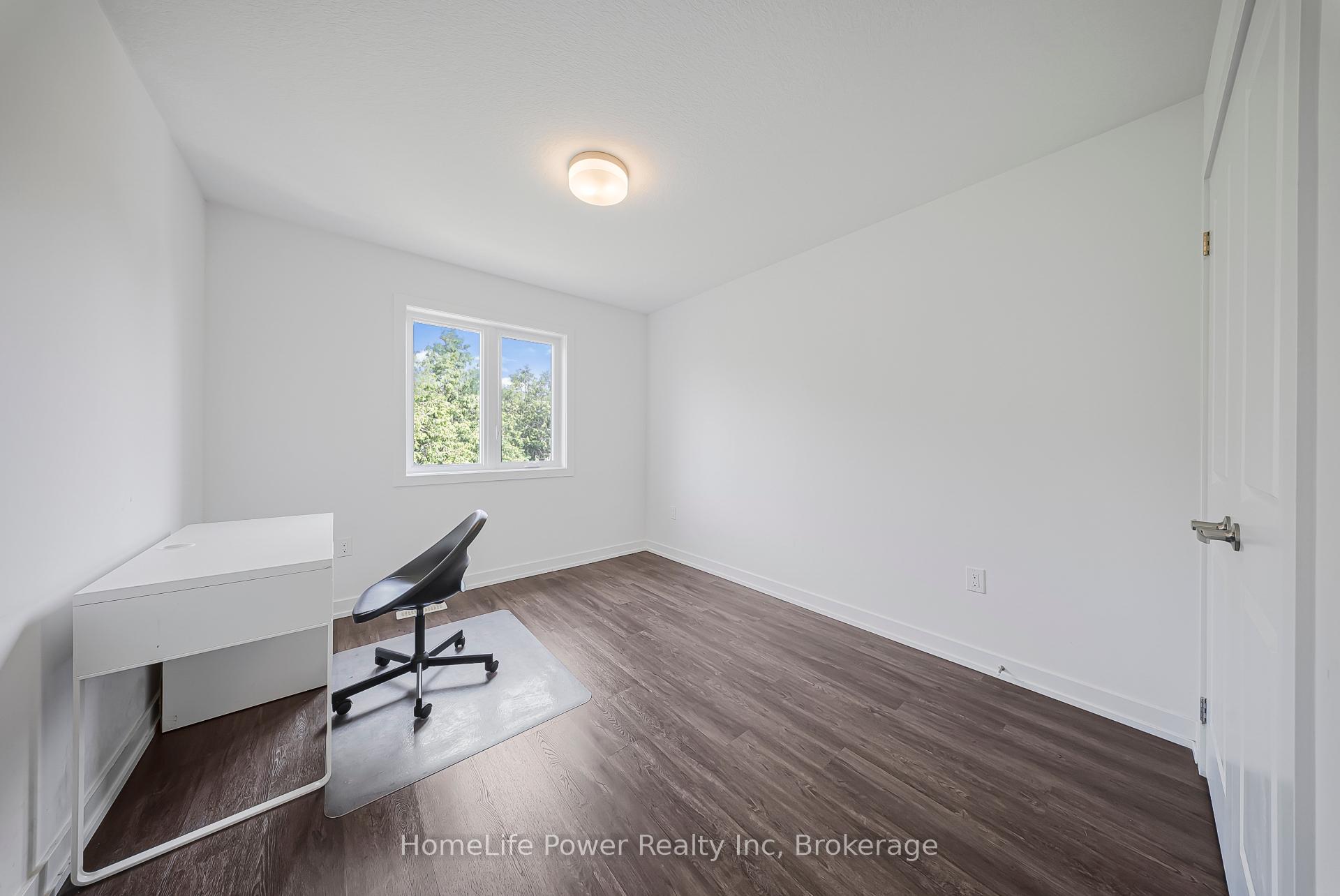 Photo 41 of 17 Ferris Circle, Guelph, Clairfields/Hanlon Business Park — HOMEH
