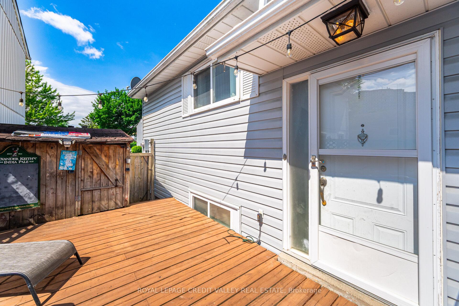 Photo 3 of 25 Huntingwood Crescent, Brampton, Central Park — HOMEH