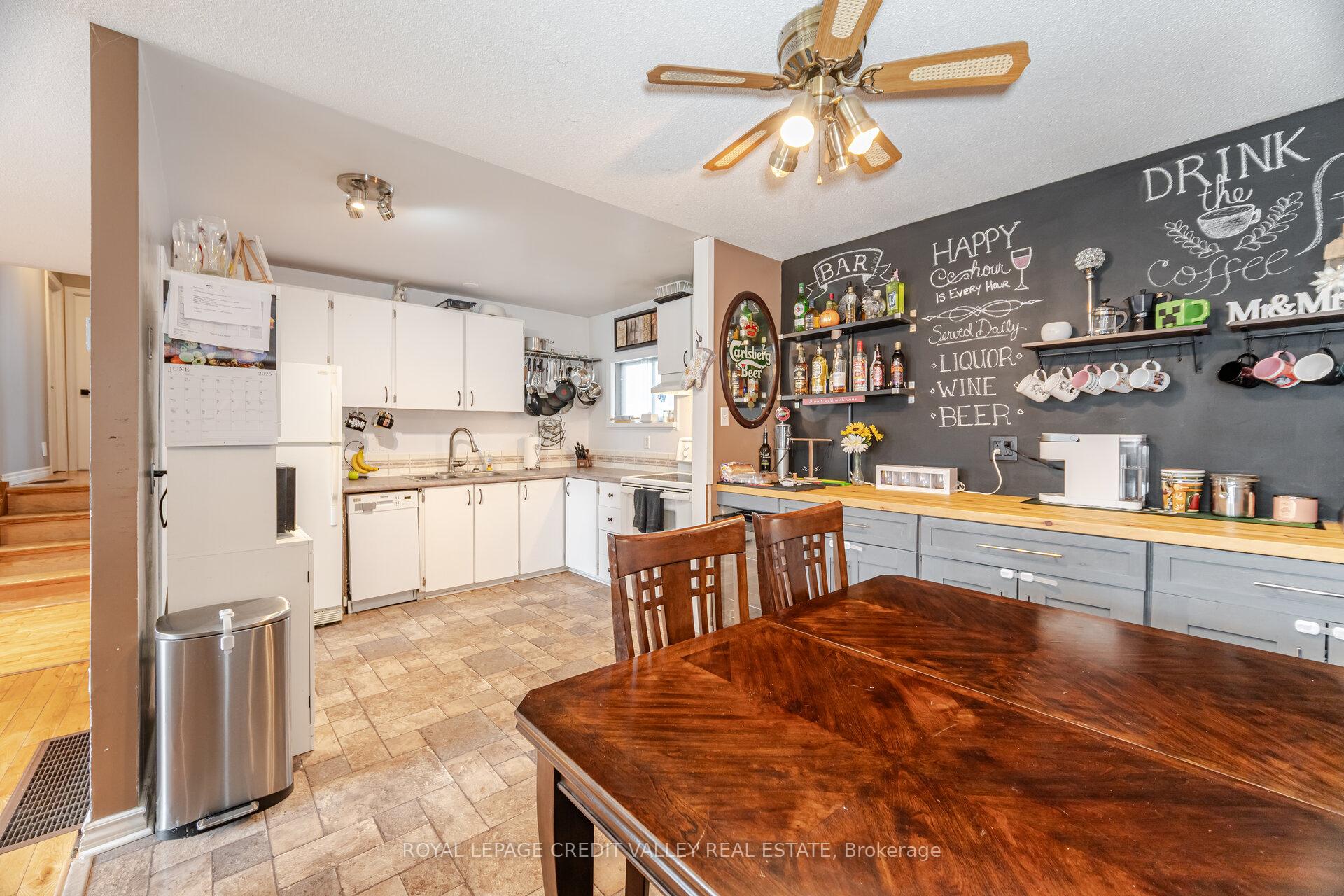 Photo 14 of 25 Huntingwood Crescent, Brampton, Central Park — HOMEH