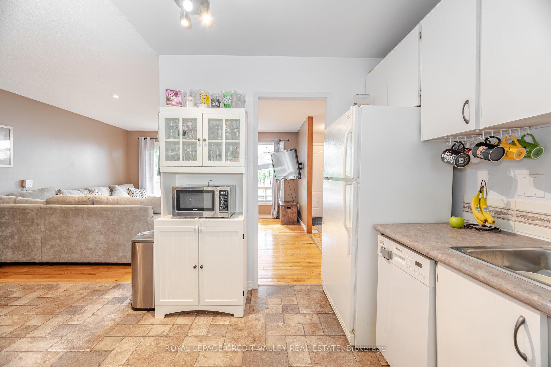 Photo 17 of 25 Huntingwood Crescent, Brampton, Central Park — HOMEH