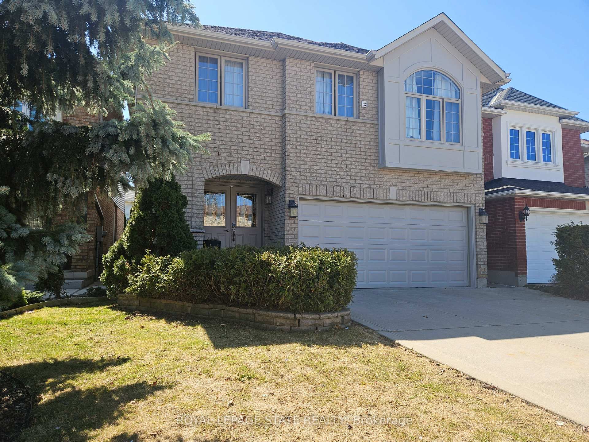 Front of 19 Claudette Gate