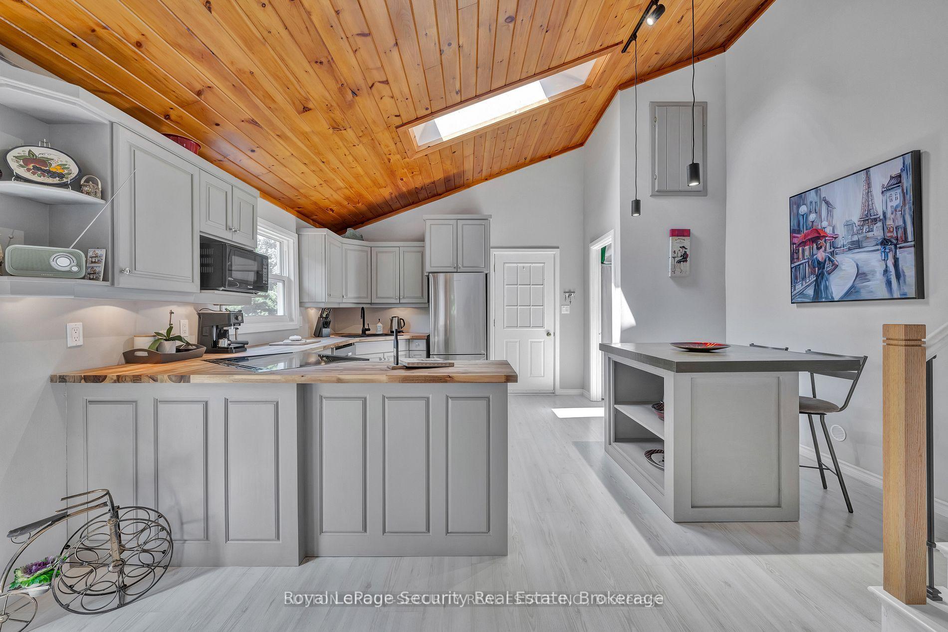 Photo 8 of 48 Jackman Road, Clarington, Bowmanville — HOMEH