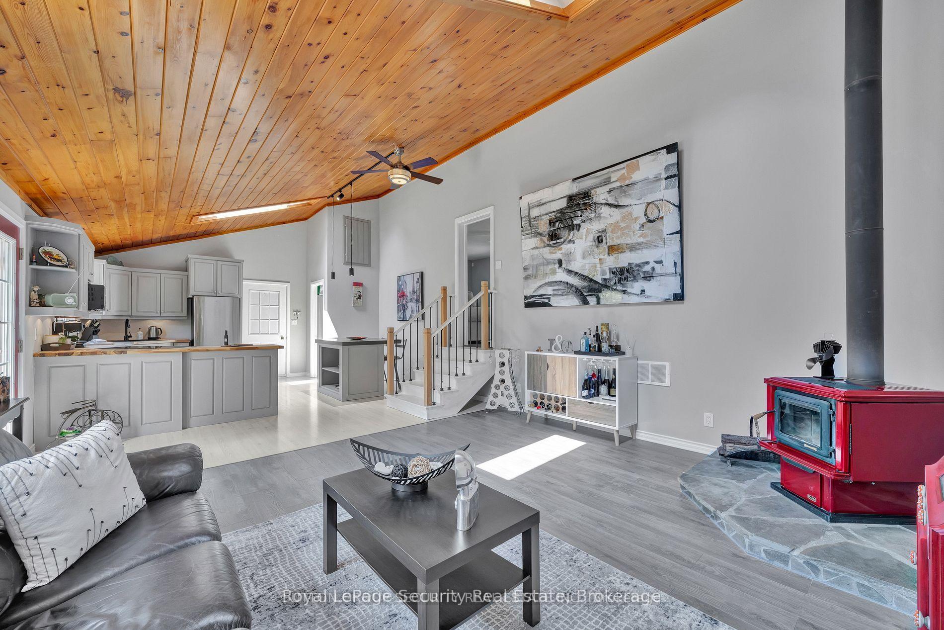 Photo 7 of 48 Jackman Road, Clarington, Bowmanville — HOMEH