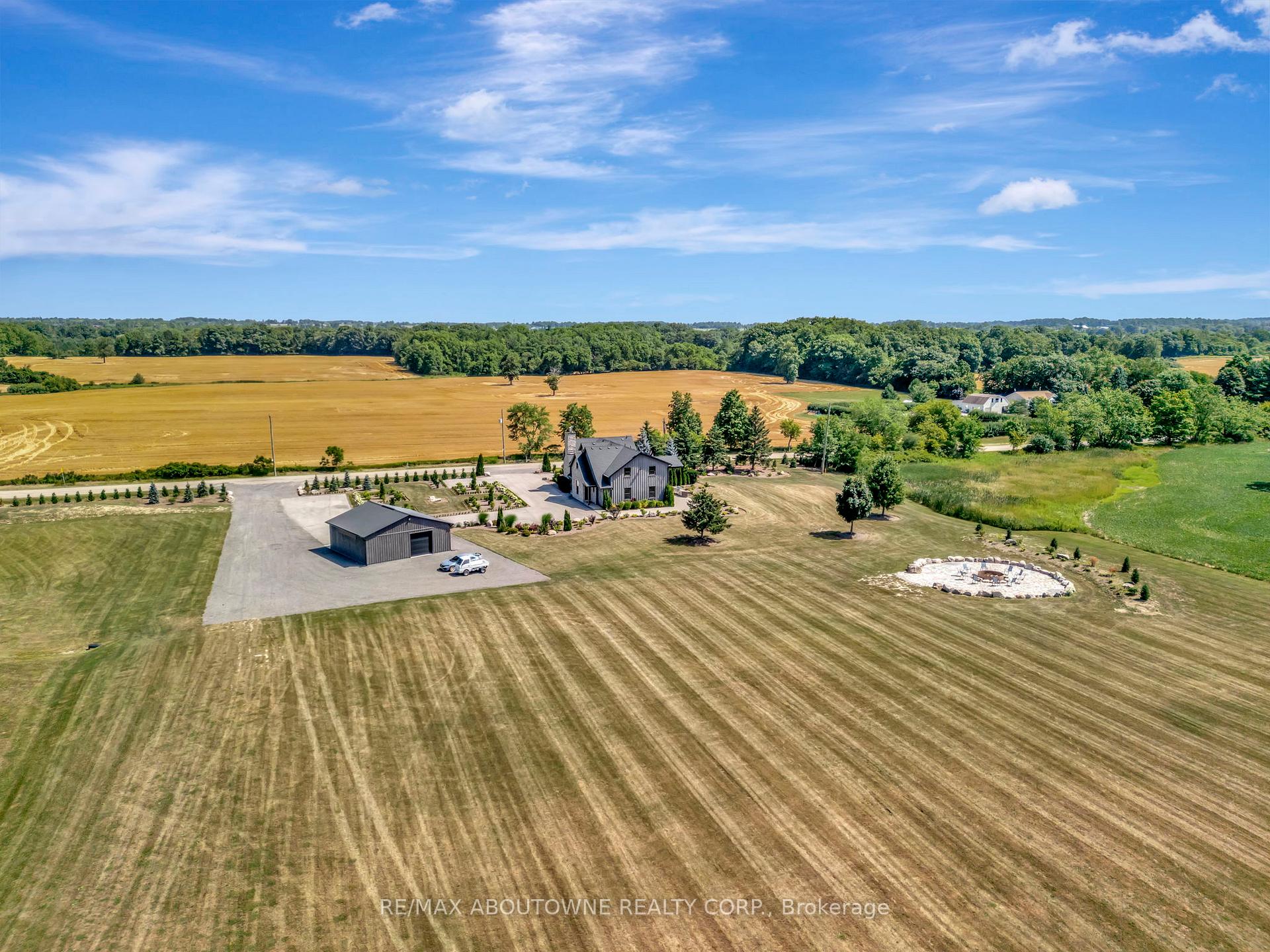 Photo 6 of 8301 Leeming Road, Hamilton, Mount Hope — HOMEH