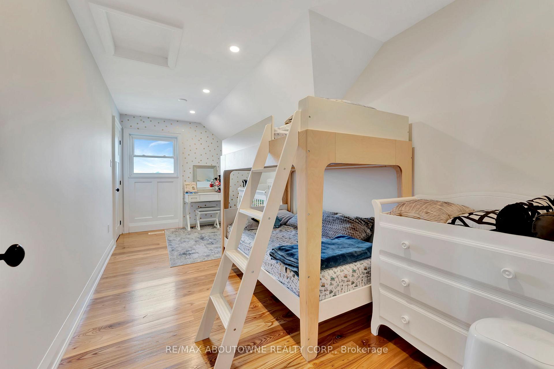Photo 26 of 8301 Leeming Road, Hamilton, Mount Hope — HOMEH