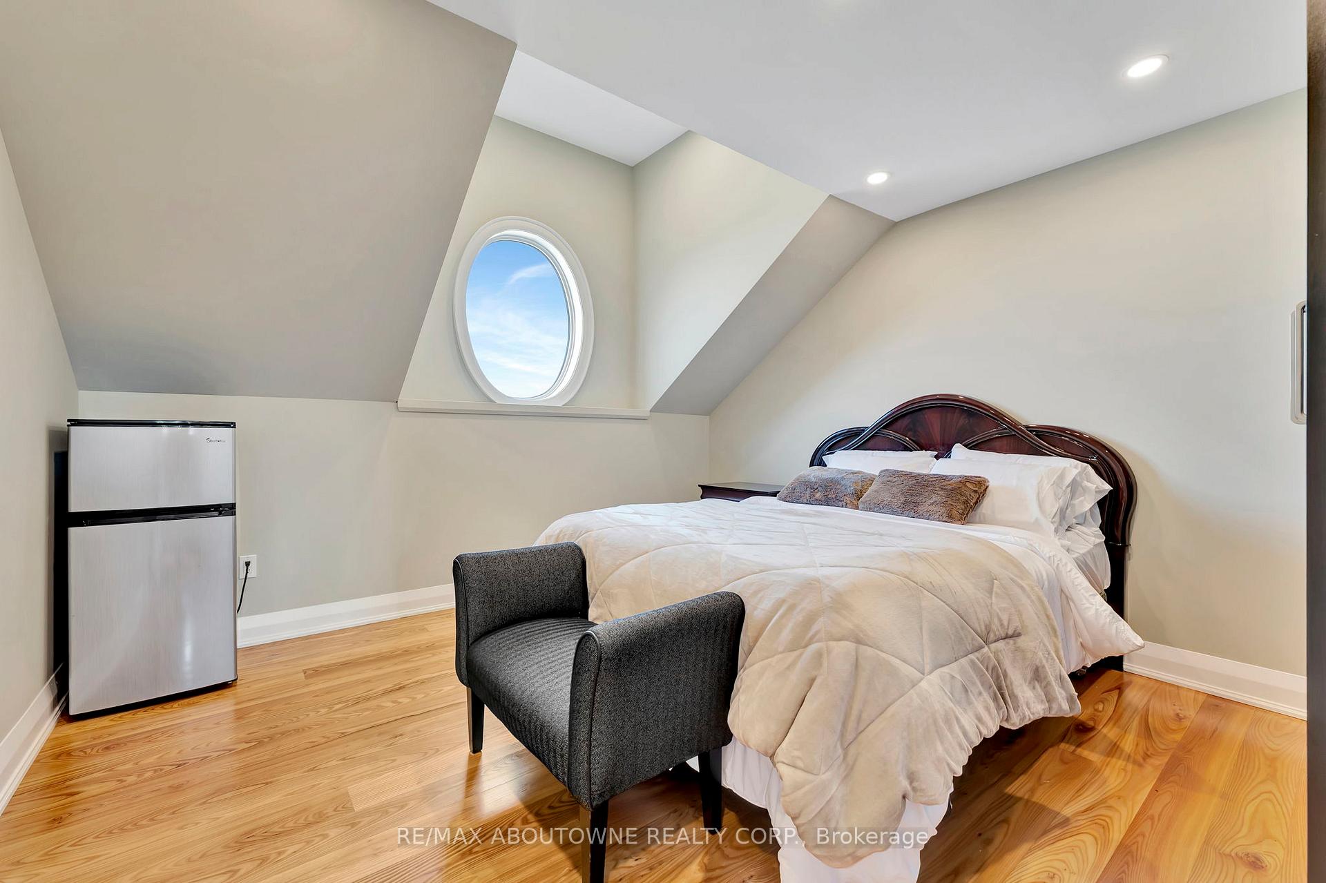 Photo 28 of 8301 Leeming Road, Hamilton, Mount Hope — HOMEH