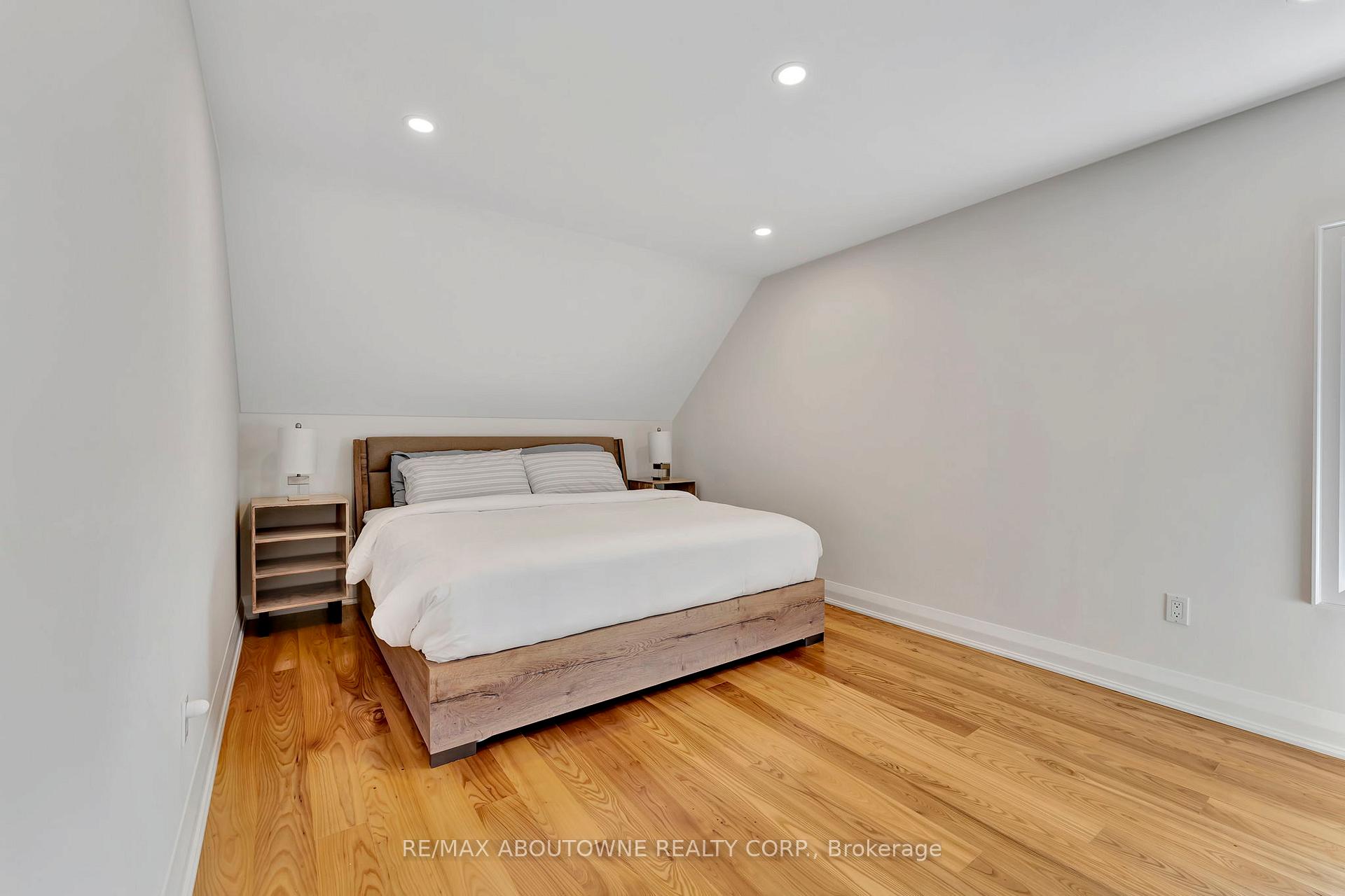 Photo 34 of 8301 Leeming Road, Hamilton, Mount Hope — HOMEH