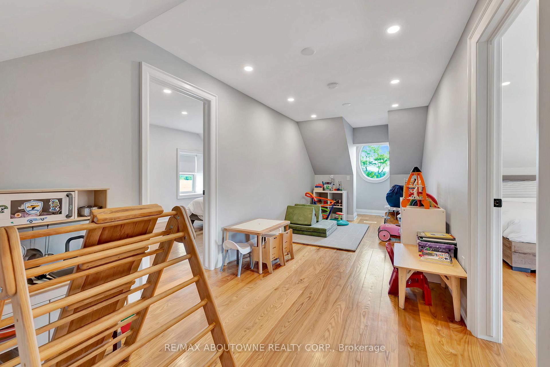 Photo 43 of 8301 Leeming Road, Hamilton, Mount Hope — HOMEH
