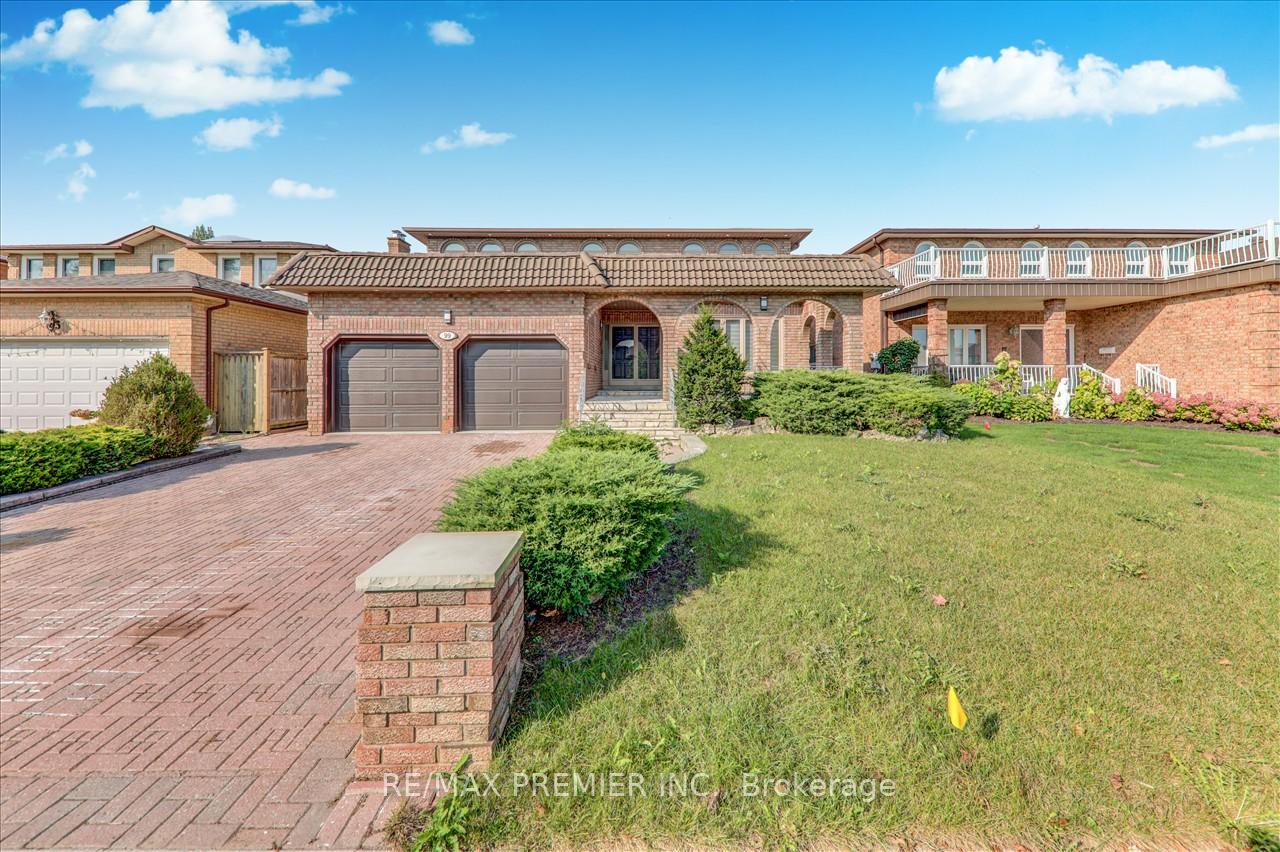 Photo 1 of 99 Benjamin Drive, Vaughan, East Woodbridge — HOMEH