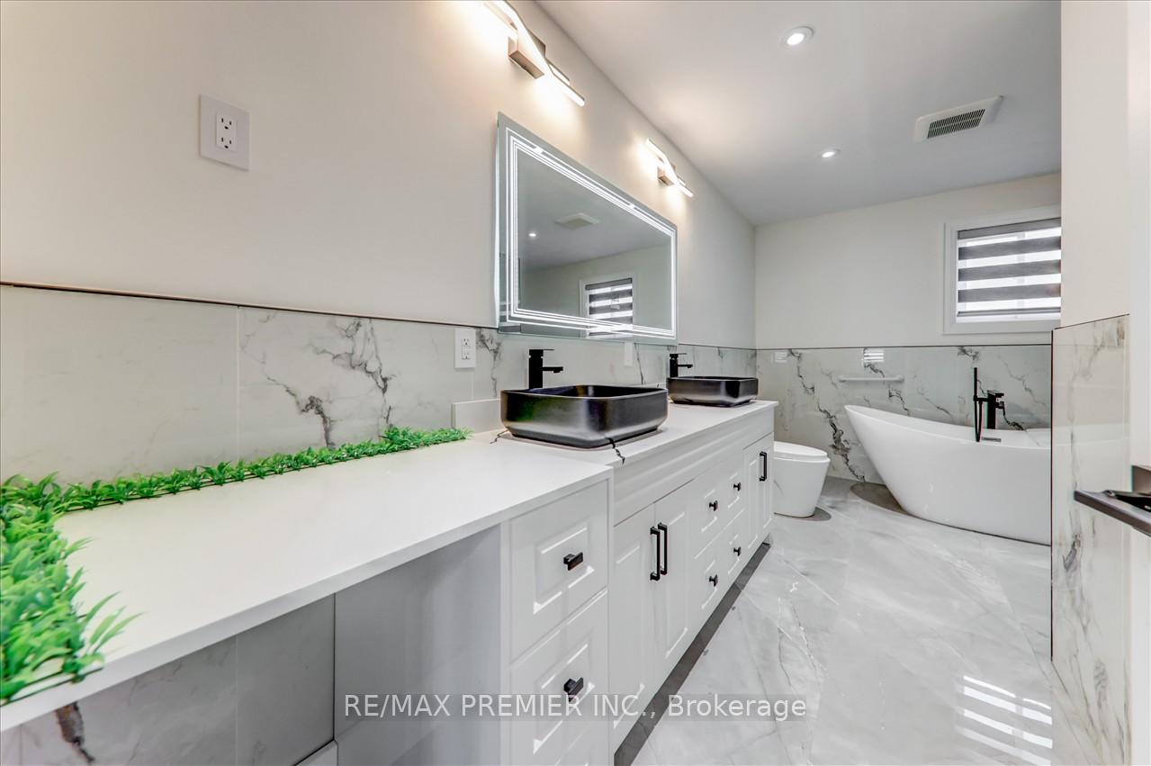 Photo 25 of 99 Benjamin Drive, Vaughan, East Woodbridge — HOMEH