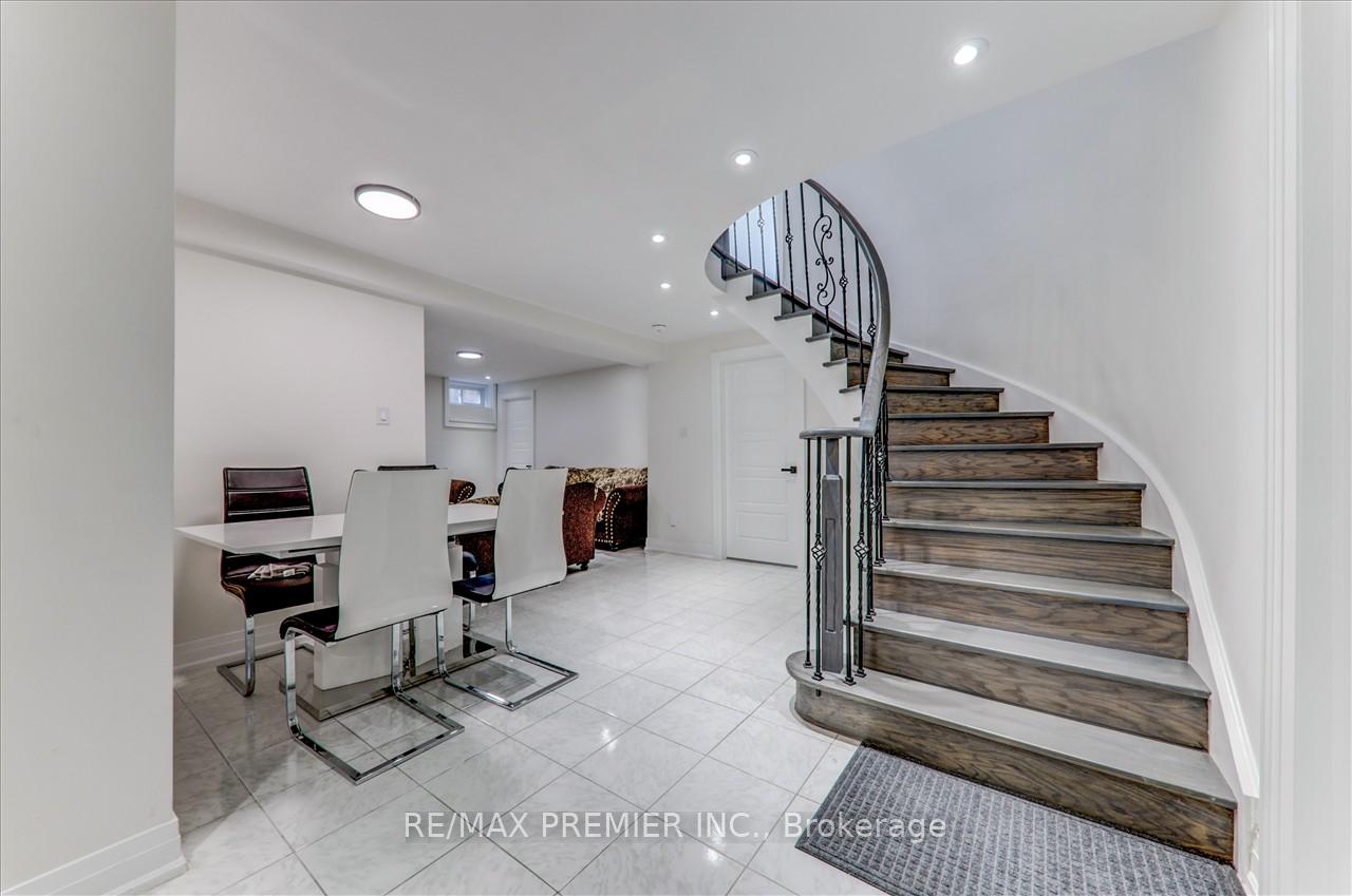 Photo 27 of 99 Benjamin Drive, Vaughan, East Woodbridge — HOMEH
