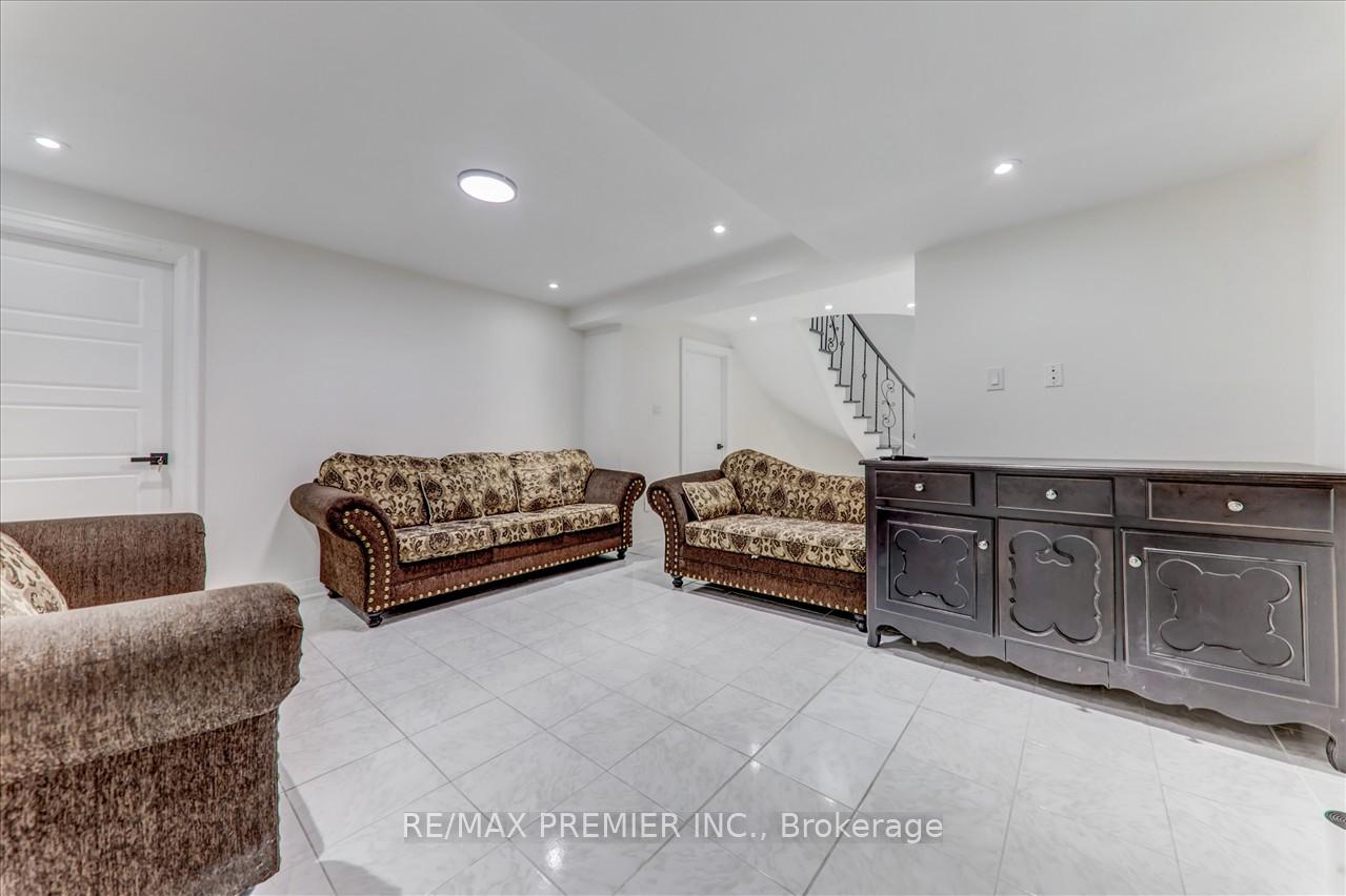 Photo 24 of 99 Benjamin Drive, Vaughan, East Woodbridge — HOMEH