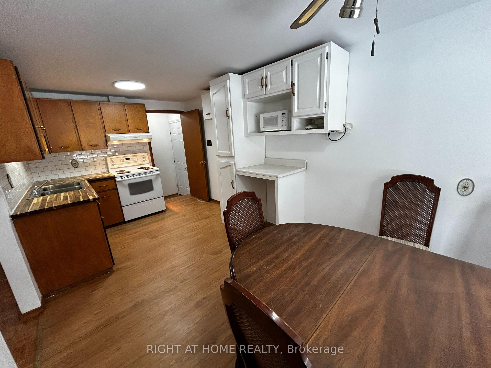 Photo 4 of 106 Belwood Crescent, Kitchener — HOMEH