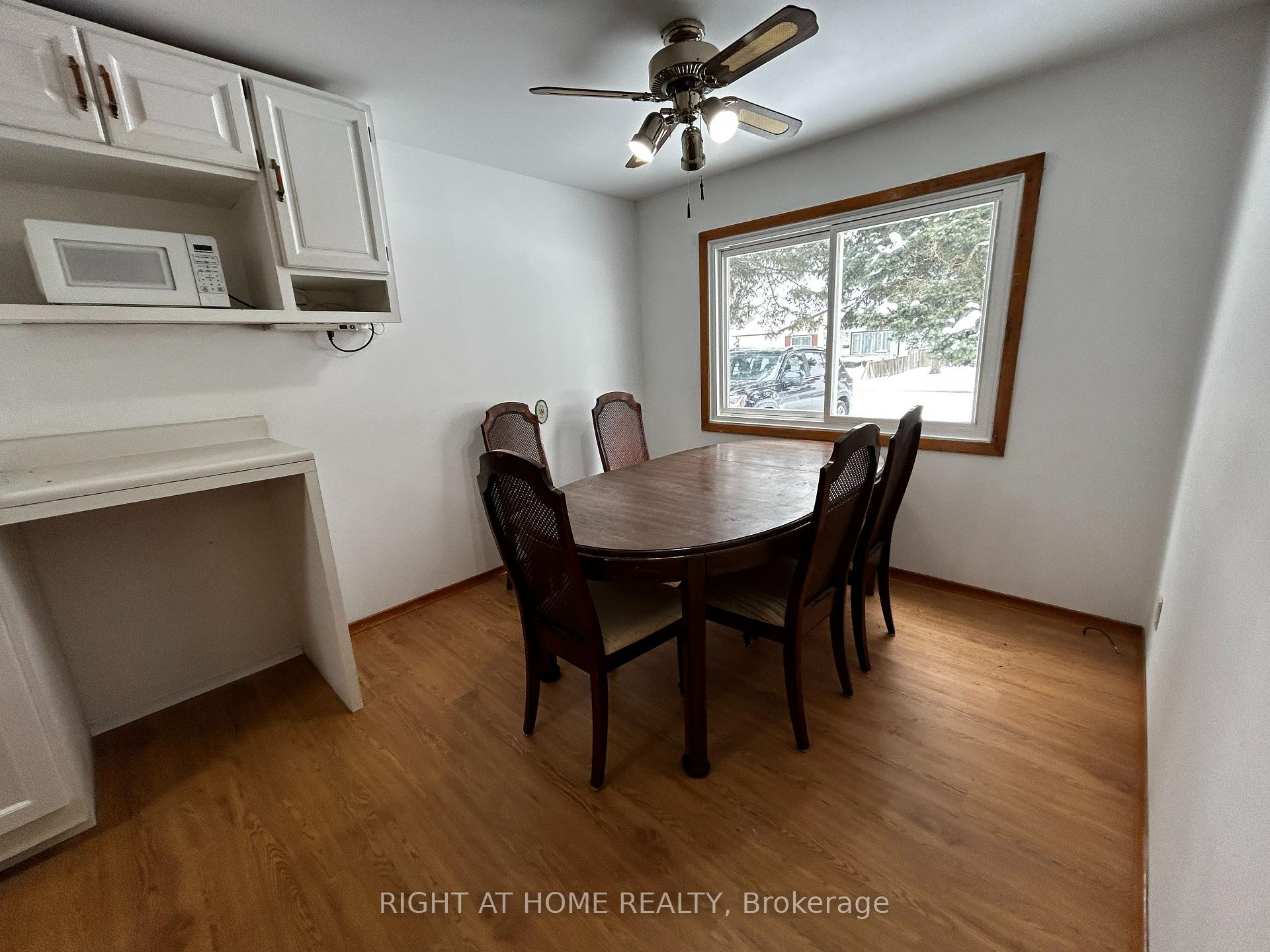 Photo 3 of 106 Belwood Crescent, Kitchener — HOMEH