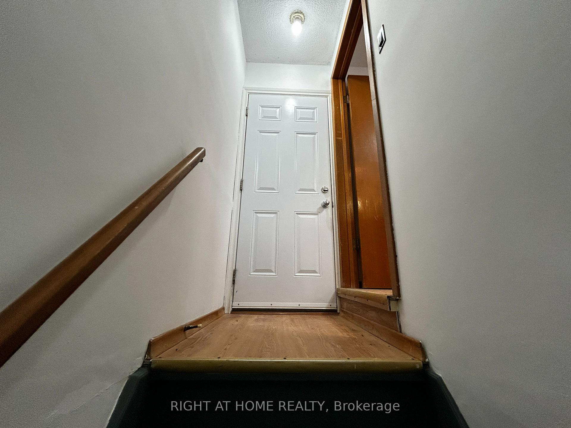 Photo 7 of 106 Belwood Crescent, Kitchener — HOMEH