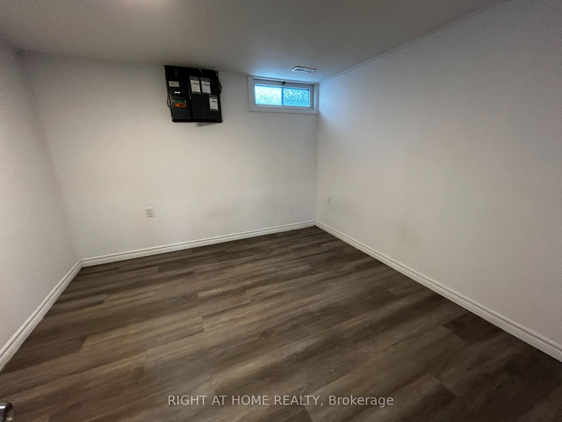 Photo 15 of 106 Belwood Crescent, Kitchener — HOMEH