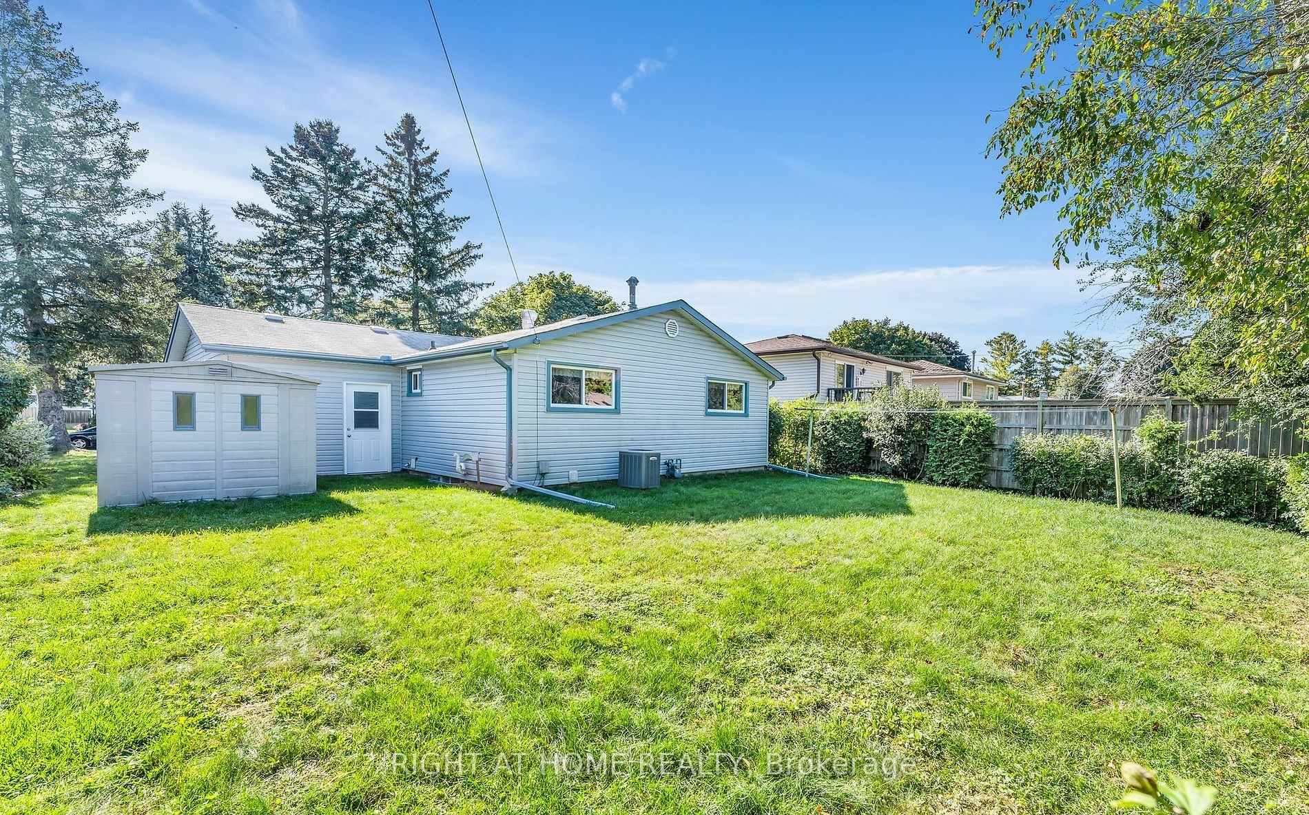 Photo 12 of 106 Belwood Crescent, Kitchener — HOMEH