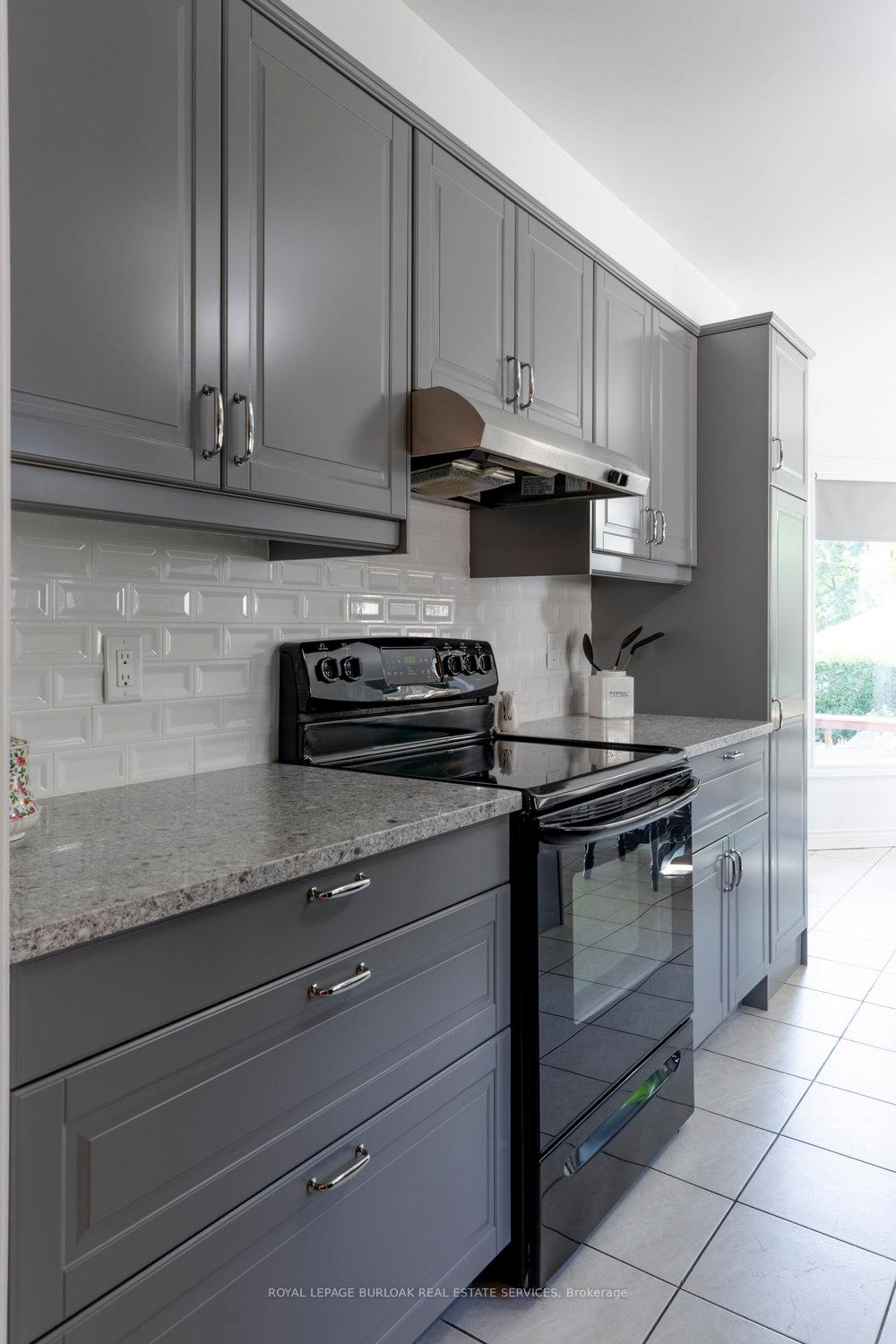 Photo 16 of 1142 Augustus Drive, Burlington, Brant — HOMEH