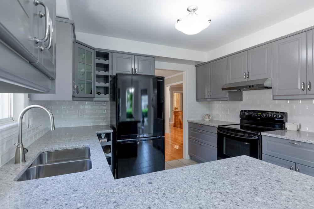 Photo 17 of 1142 Augustus Drive, Burlington, Brant — HOMEH