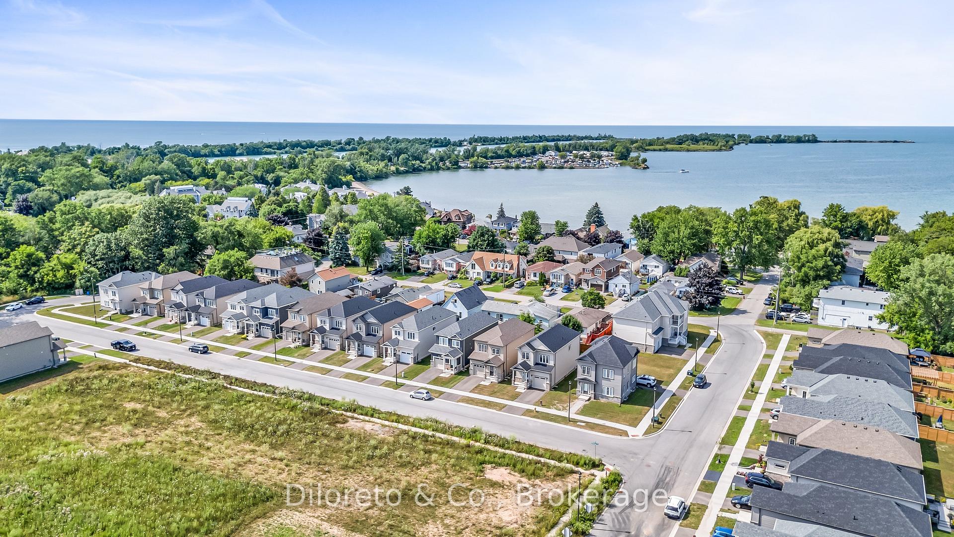 Photo 6 of 31 Bromley Drive, St. Catharines, Port Weller — HOMEH