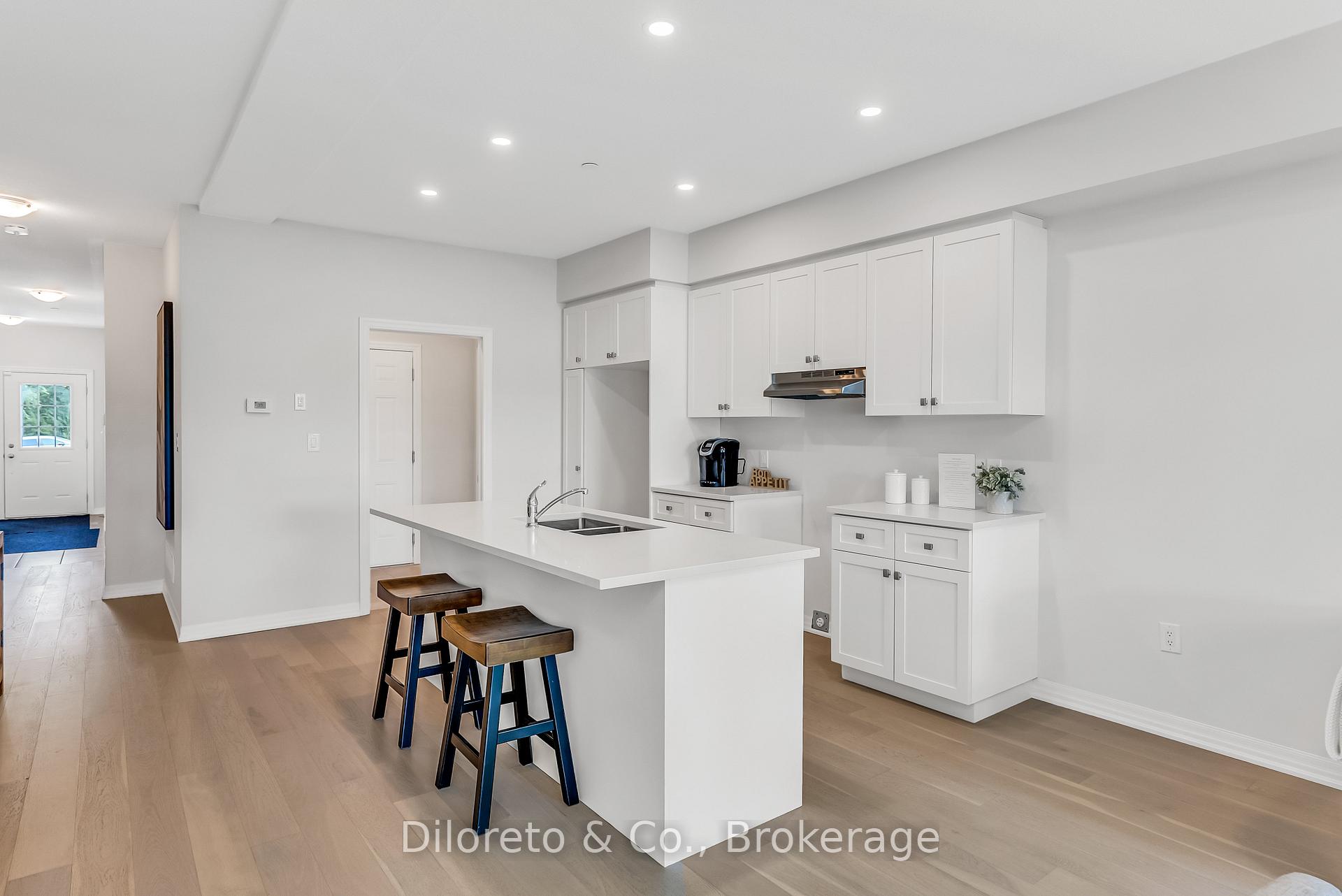 Photo 10 of 31 Bromley Drive, St. Catharines, Port Weller — HOMEH
