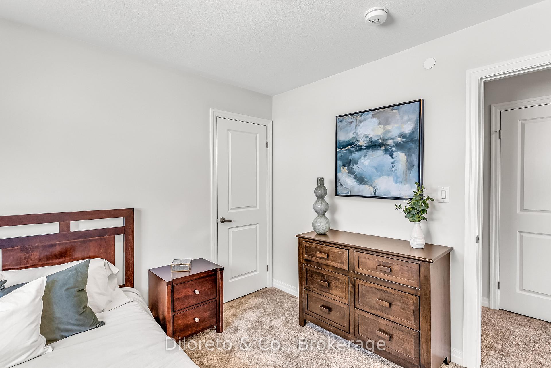 Photo 30 of 31 Bromley Drive, St. Catharines, Port Weller — HOMEH
