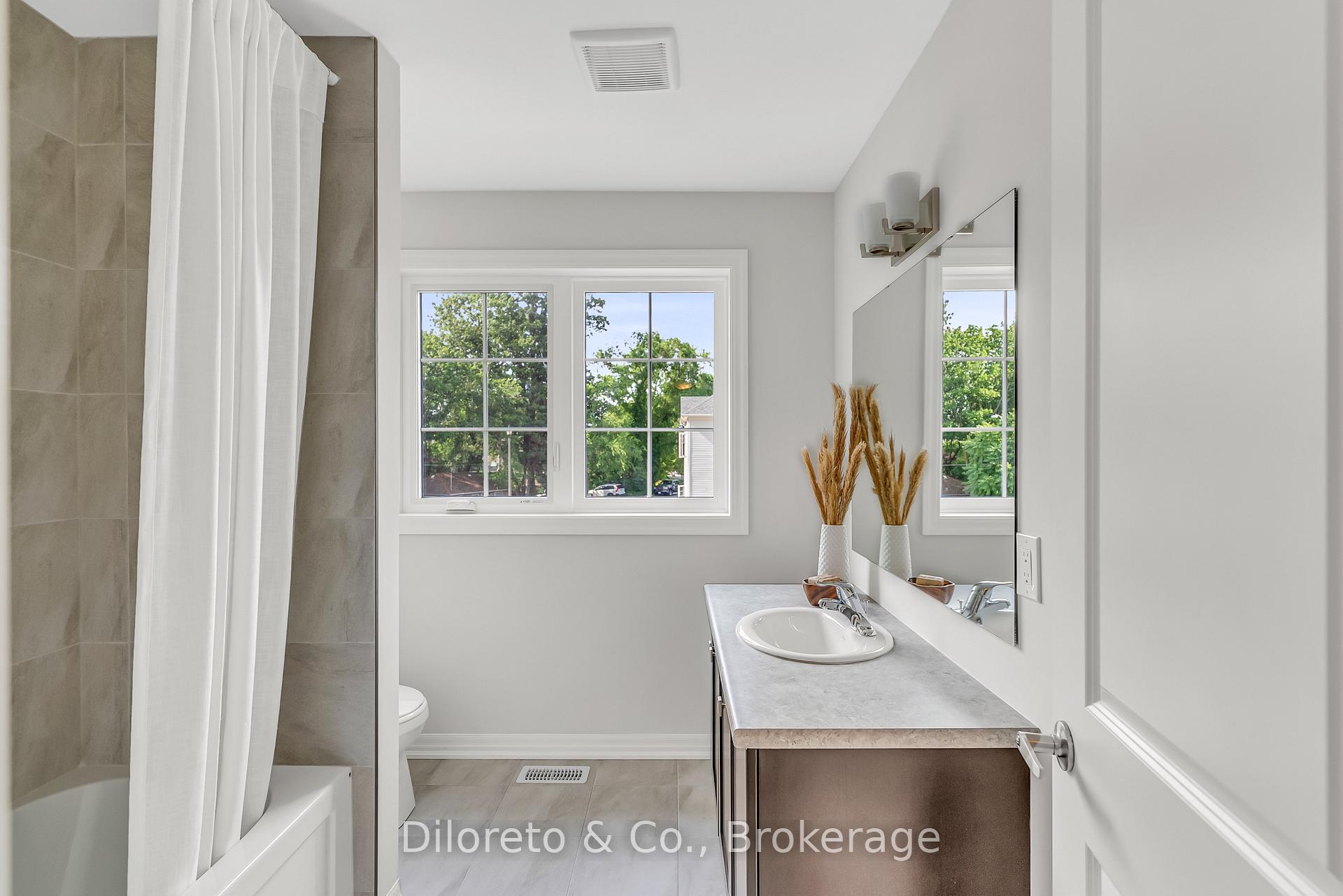 Photo 36 of 31 Bromley Drive, St. Catharines, Port Weller — HOMEH