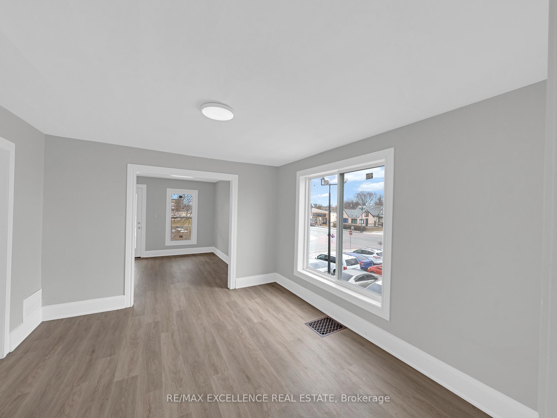 Photo 4 of 1289-91 Langlois Avenue, Windsor — HOMEH