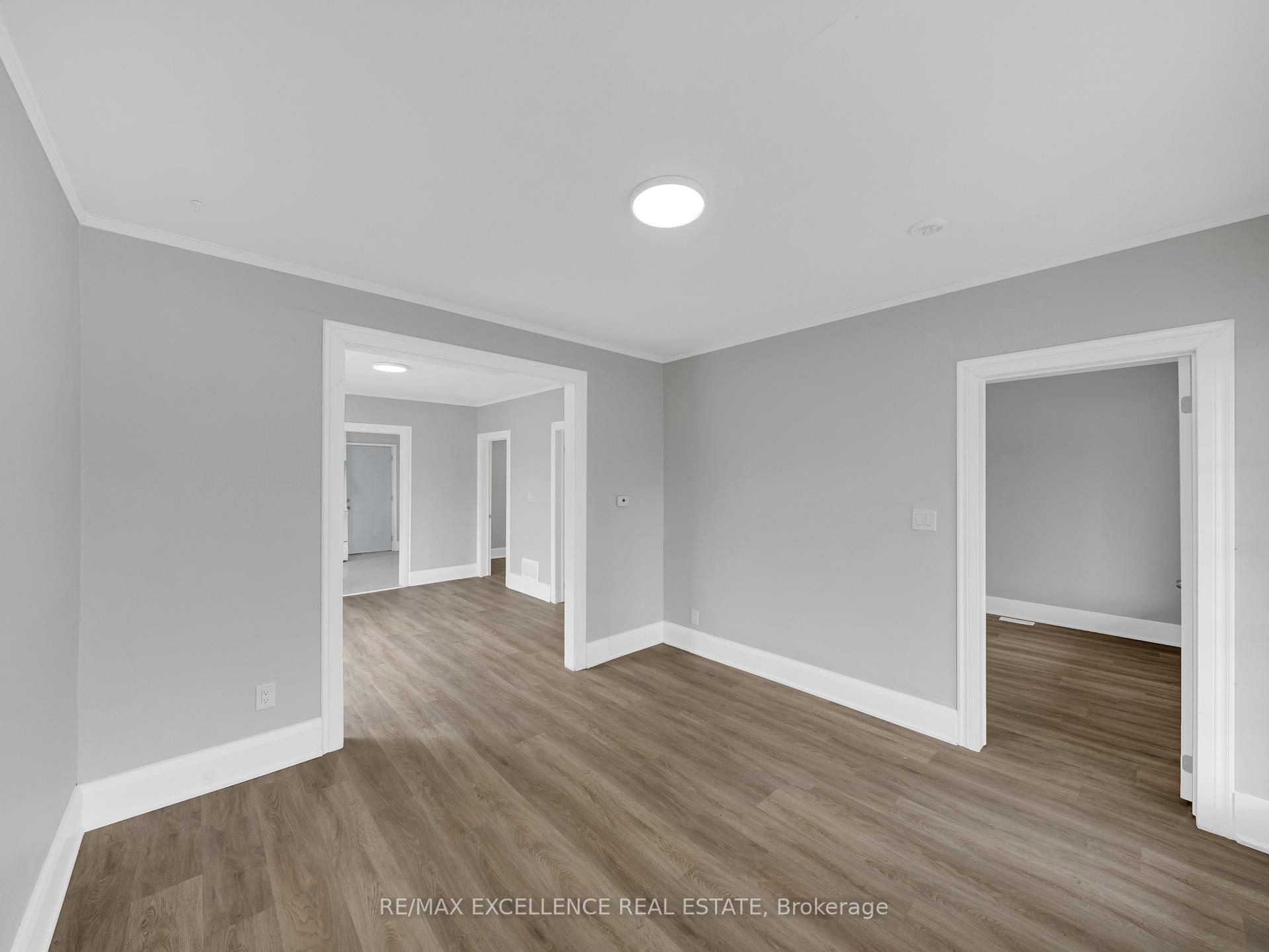 Photo 5 of 1289-91 Langlois Avenue, Windsor — HOMEH