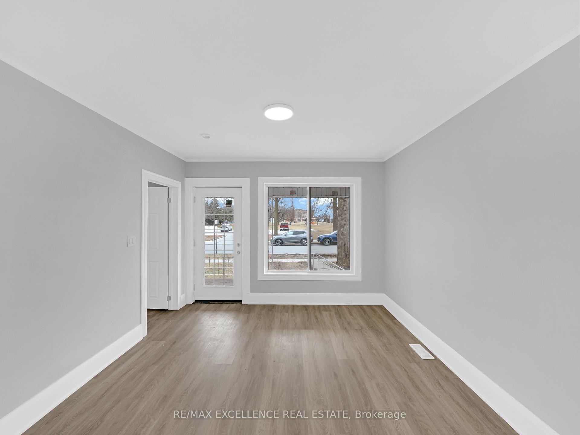 Photo 8 of 1289-91 Langlois Avenue, Windsor — HOMEH