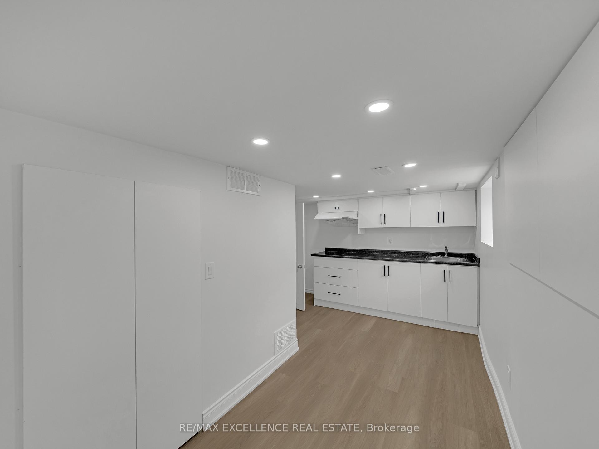 Photo 15 of 1289-91 Langlois Avenue, Windsor — HOMEH