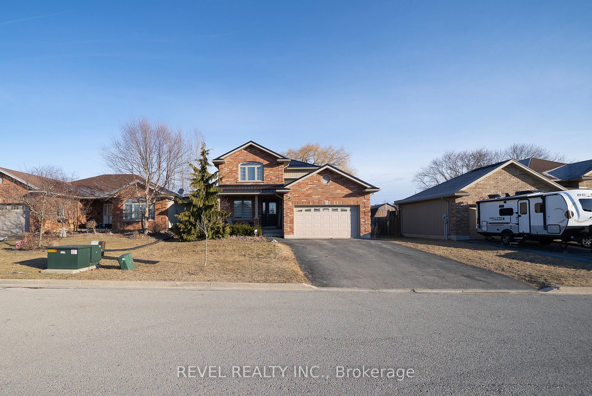 Photo 3 of 38 Davis Street, Haldimand — HOMEH