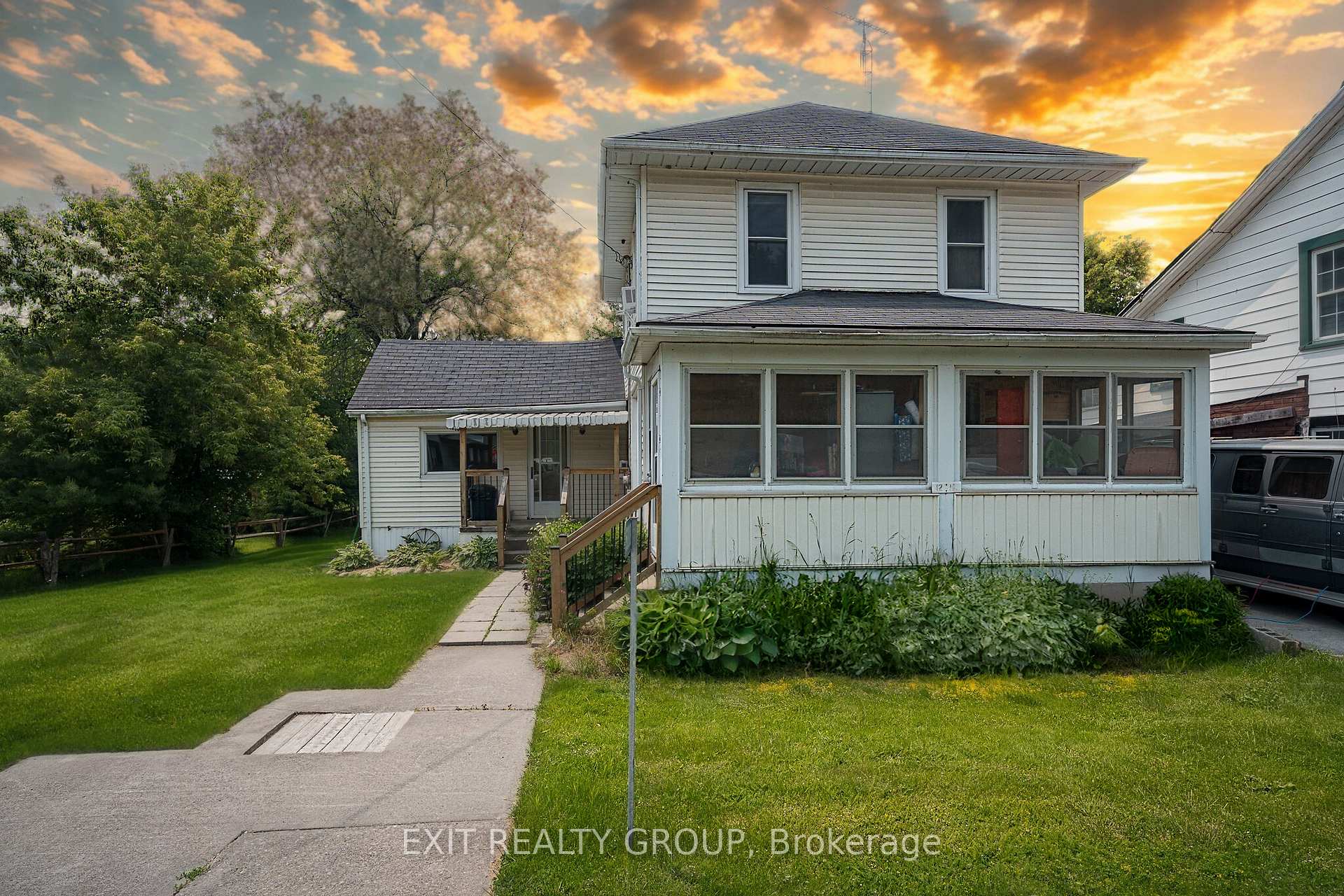 Front of 6008 County Road 41