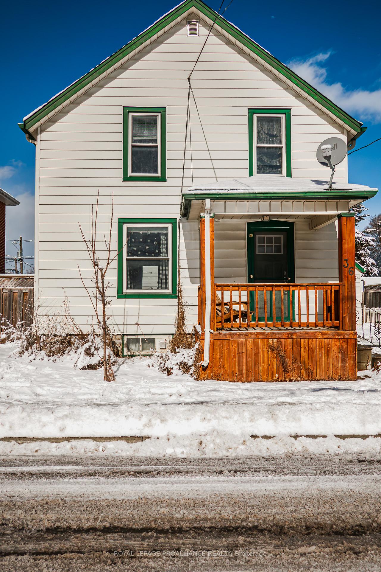 Photo 4 of 36 Henry Street, Belleville, Belleville Ward — HOMEH