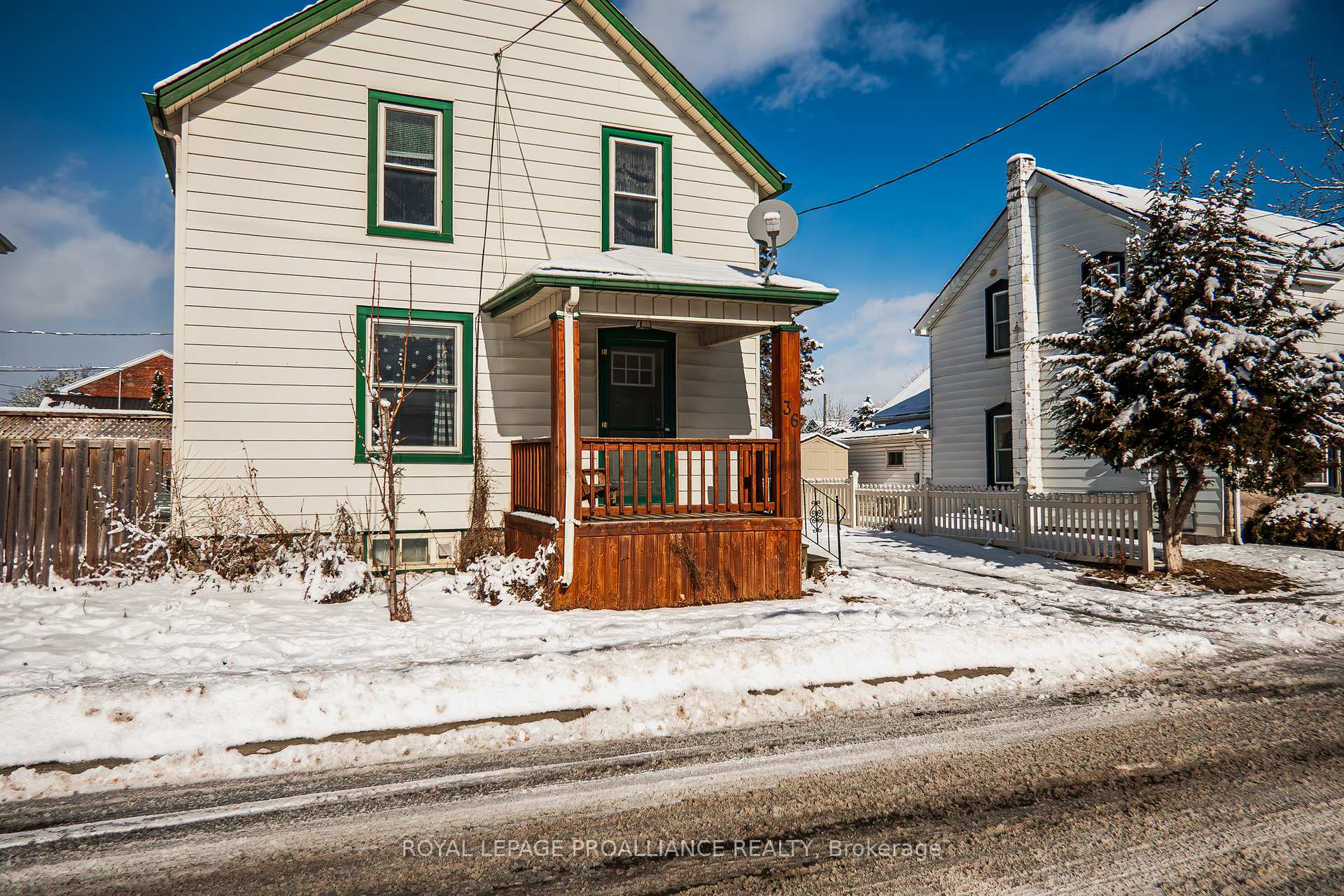 Photo 5 of 36 Henry Street, Belleville, Belleville Ward — HOMEH