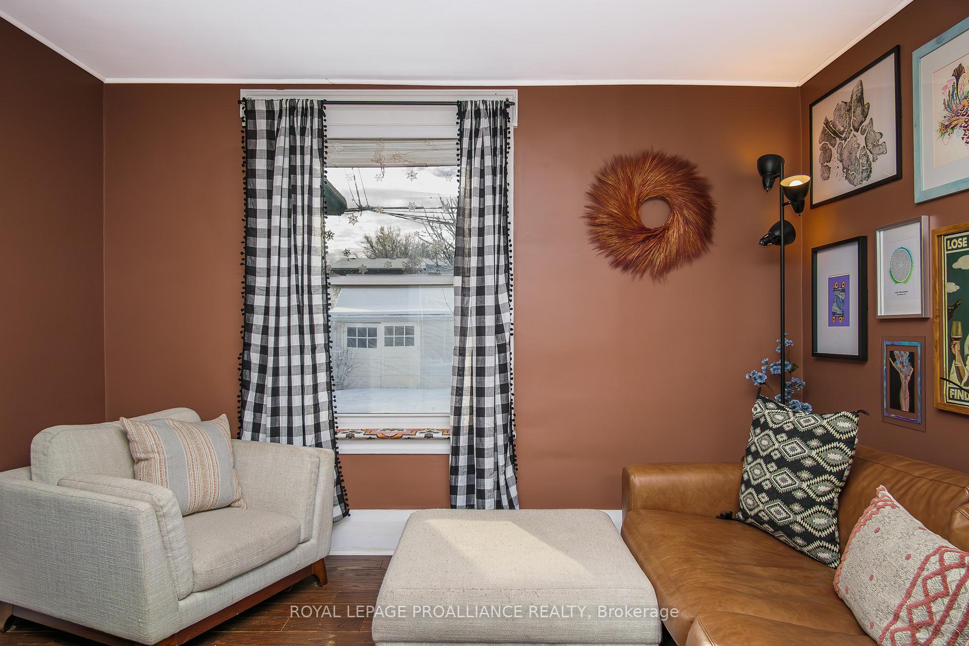 Photo 14 of 36 Henry Street, Belleville, Belleville Ward — HOMEH