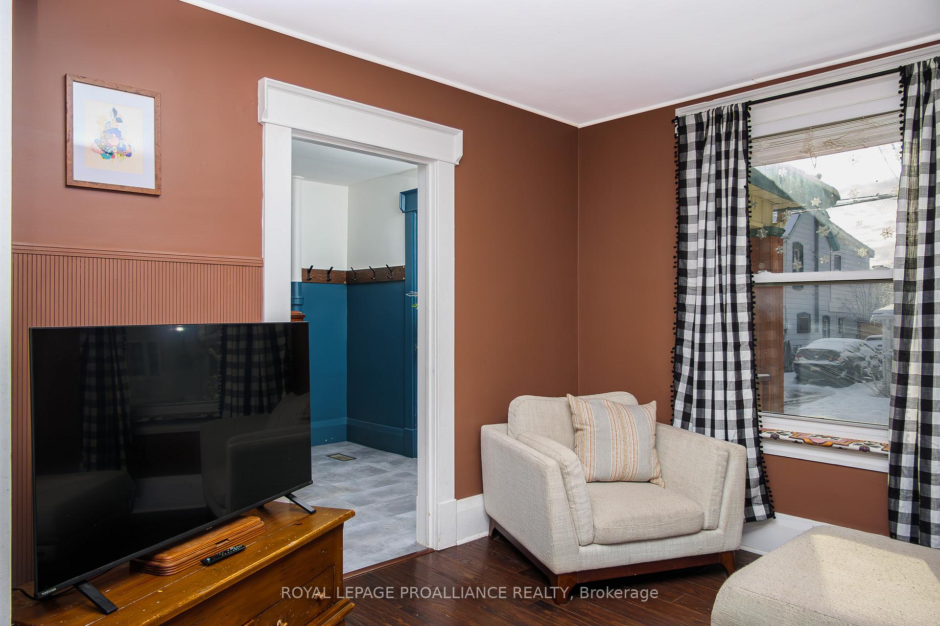 Photo 15 of 36 Henry Street, Belleville, Belleville Ward — HOMEH