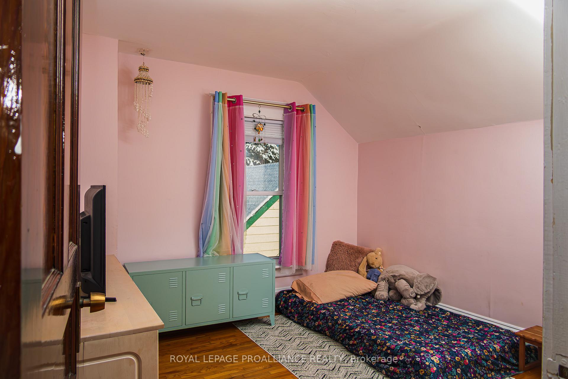 Photo 32 of 36 Henry Street, Belleville, Belleville Ward — HOMEH