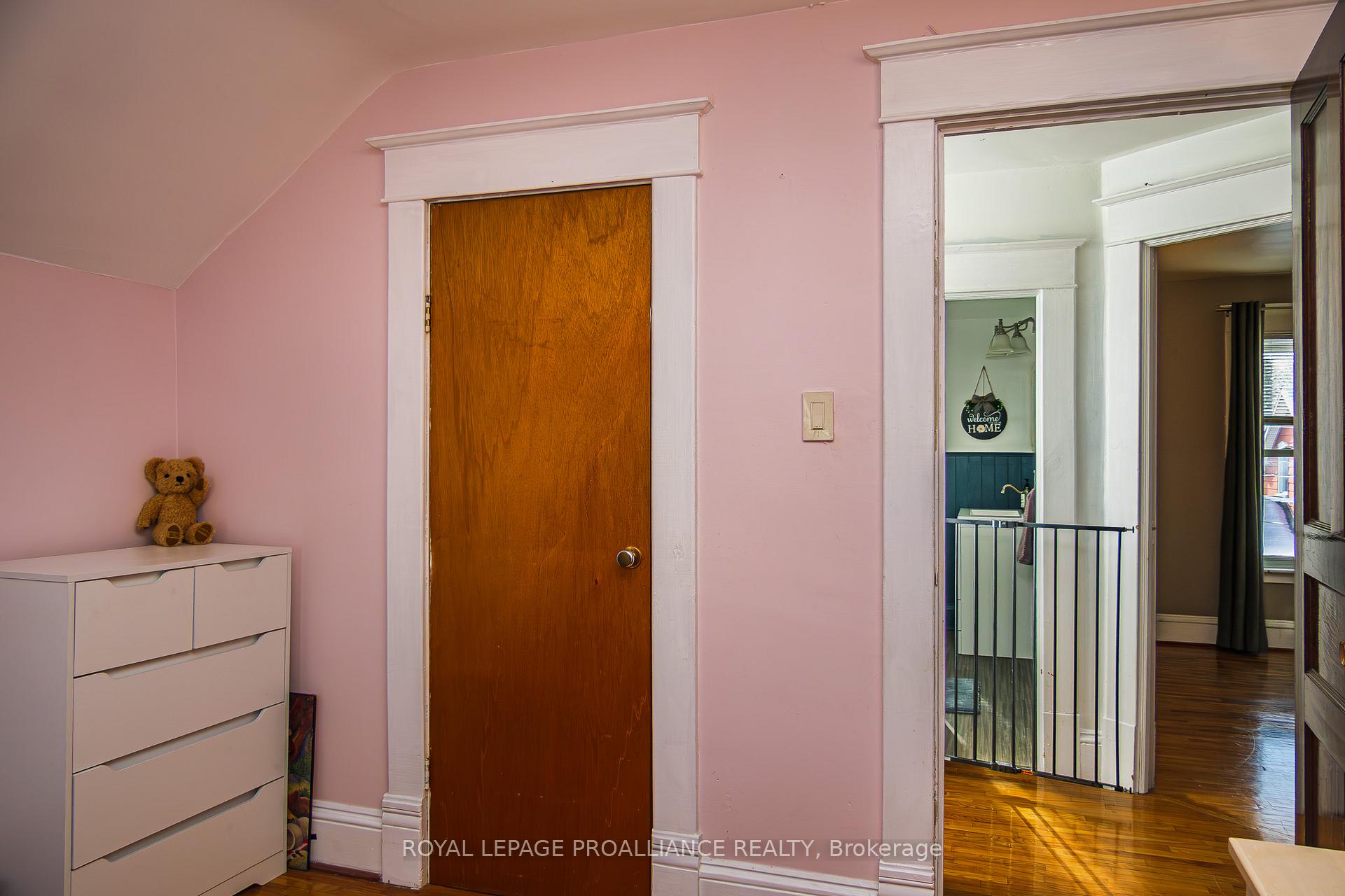 Photo 33 of 36 Henry Street, Belleville, Belleville Ward — HOMEH